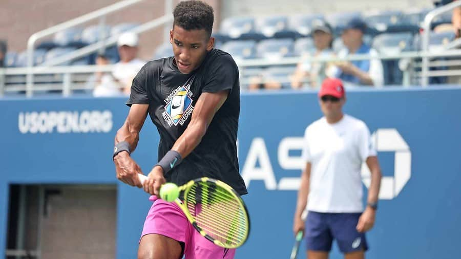 フェリックス・オジェ＝アリアシムさんのインスタグラム写真 - (フェリックス・オジェ＝アリアシムInstagram)「Good practice days in NYC🔥💦 What is coach Gwee thinking in the back 🤔😎?」8月21日 5時34分 - felixaliassime