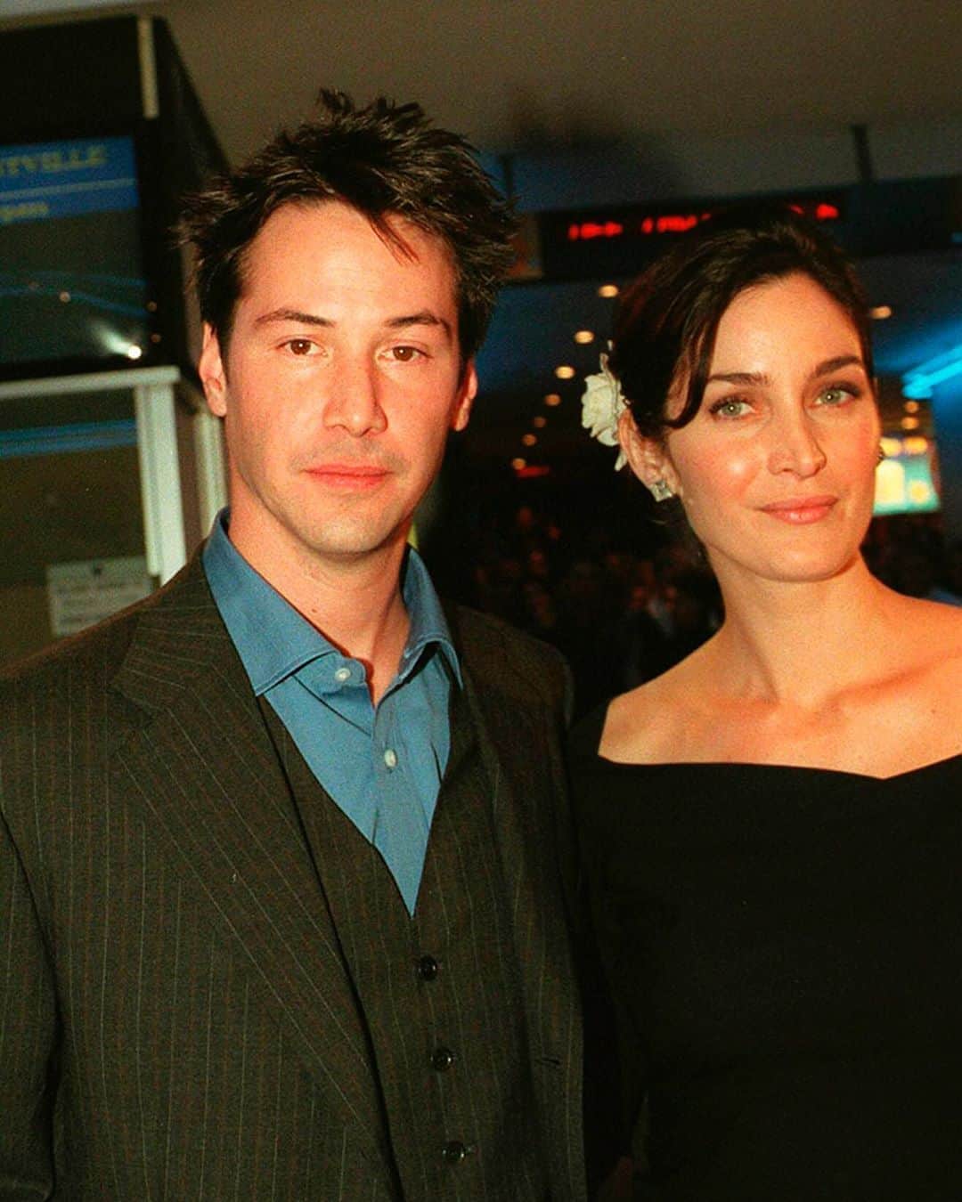 Just Jaredさんのインスタグラム写真 - (Just JaredInstagram)「#TheMatrix debuted 20 years ago in 1999 - and as of today, #TheMatrix4 is officially happening! #KeanuReeves and #CarrieAnneMoss will be reprising their roles as #Neo and #Trinity. Tap this pic in the LINK IN BIO for more info...」8月21日 6時01分 - justjared