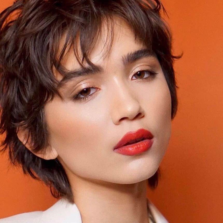 Maybelline New Yorkさんのインスタグラム写真 - (Maybelline New YorkInstagram)「@rowanblanchard stuns in this 🔥 lip! She’s wearing #superstaymatteink in ‘pioneer’ and ‘heroine’. Makeup by @jennakristina. Leave only 💋 if you love this glam! #regram #mnyitlook」8月21日 6時07分 - maybelline