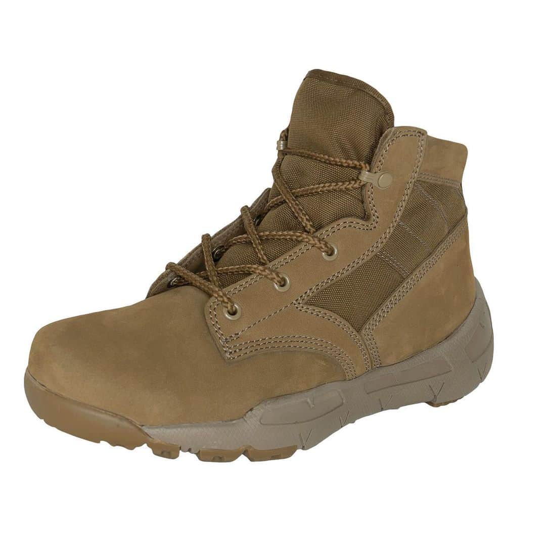 ロスコさんのインスタグラム写真 - (ロスコInstagram)「Introduced this summer the new V-Max Lightweight Tactical Boot was designed to give you running shoe comfort in a 6” boot style.  #tactialboots」8月21日 6時28分 - rothco_brand
