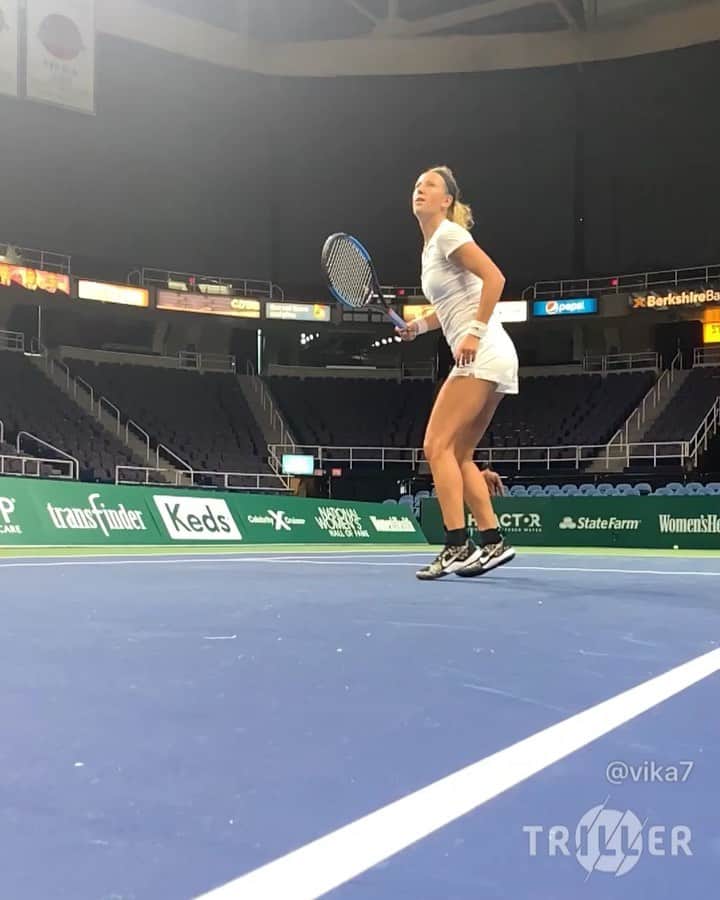ビクトリア・アザレンカのインスタグラム：「Excited to kick off #auroragamesfest tonight to celebrate and highlight empowerment and unity of women through sports  Let’s go #teamworld」