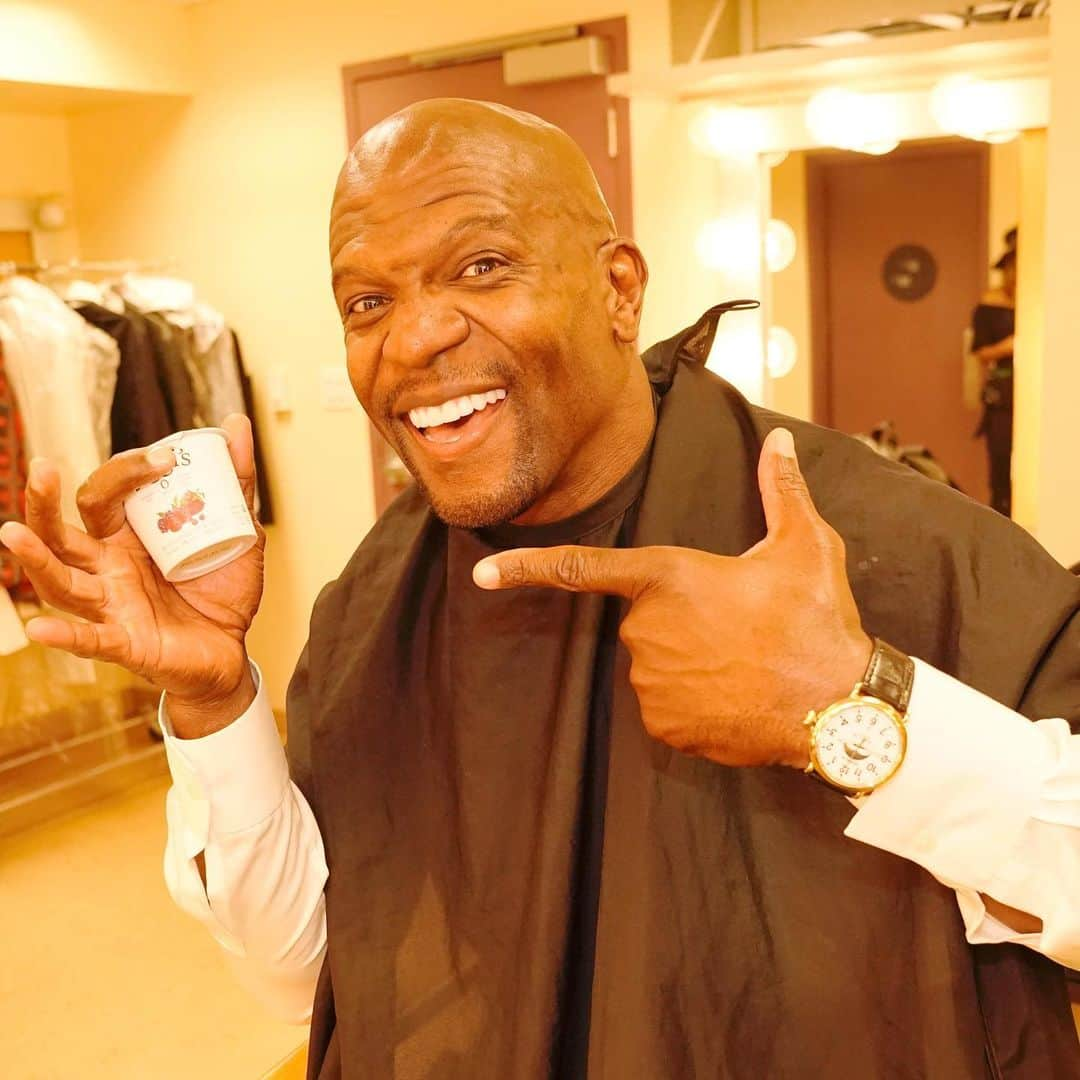 テリー・クルーズさんのインスタグラム写真 - (テリー・クルーズInstagram)「Pre-@agt ritual: YO YO YOGURT!!!」8月21日 7時01分 - terrycrews