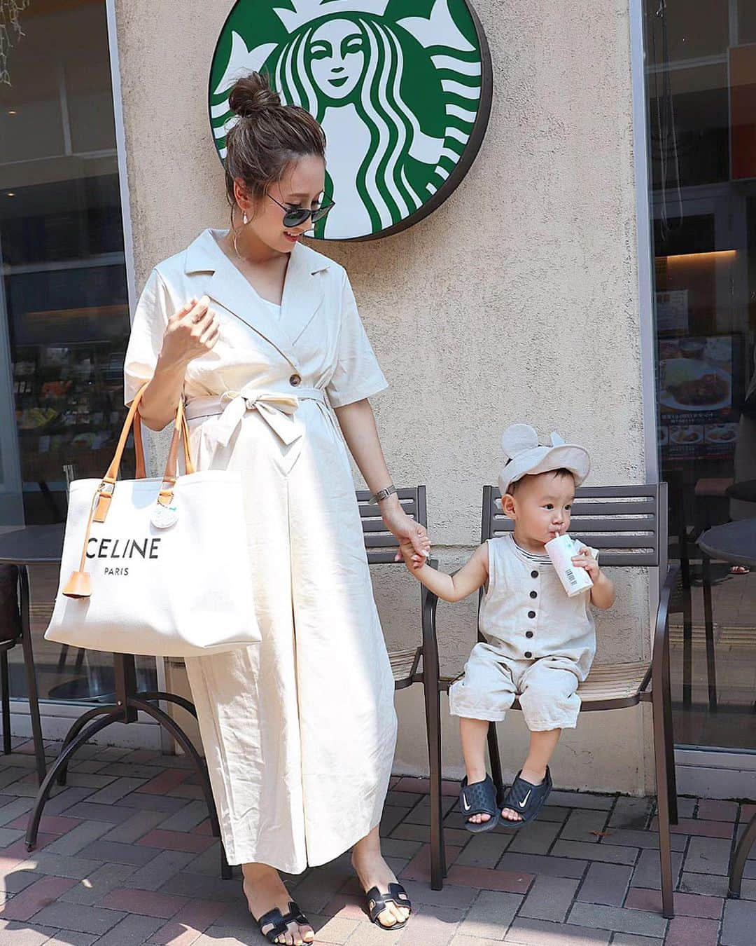 あすかさんのインスタグラム写真 - (あすかInstagram)「ㅤ ㅤㅤ  ㅤ ㅤ 先日のコ-デ☕️ ㅤ ㅤ ㅤ mama ㅤ jumpsuit： @auntmaries.official sandal： @hermes bag： @celine pierce： @akyuui27 ㅤ ㅤ boy ㅤ salopette： @focus_official1119 cap： @petitbebejp sandal： @nike ㅤ ㅤ ㅤ ㅤ ㅤㅤ リネンでリンク🌵 ジャンプスーツもお腹ひっこんでたら もっと可愛いく着れるんやろうな-🍋 ㅤ ㅤㅤ ㅤ 秋服が欲しくてたまらない🧥 大好きな秋早くならないかな〜🍁 ㅤ ㅤ  ㅤ  ㅤ #coordinate#locari#mamagirl#celine#hermes#今日の服#コーディネート#カジュアル#シンプル#プチプラコーデ#お洒落さんと繋がりたい#リネンパンツ#リネン#親子コーデ#親子リンクコーデ#1歳11ヶ月#新米ママ#男の子ママ#ママコーデ#ママファッション#第2子妊娠中#妊娠後期#妊娠9ヶ月#ぷんにー#マタニティ#マタニティコーデ ㅤ ㅤㅤ」8月21日 7時08分 - ask_____10