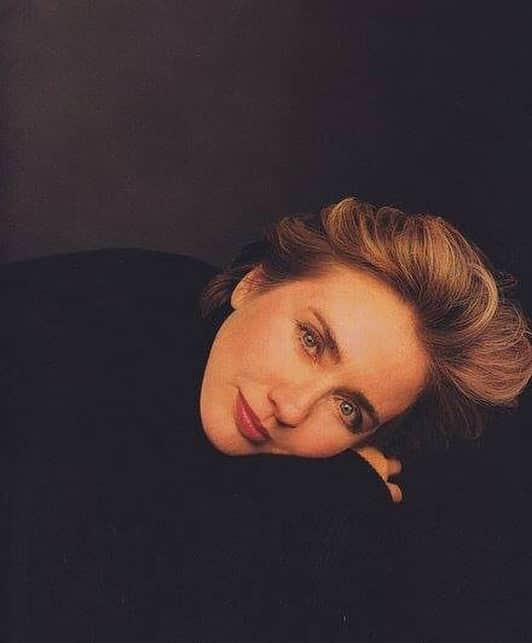 ヒラリー・クリントンさんのインスタグラム写真 - (ヒラリー・クリントンInstagram)「Ready for sweater season.」9月5日 2時09分 - hillaryclinton