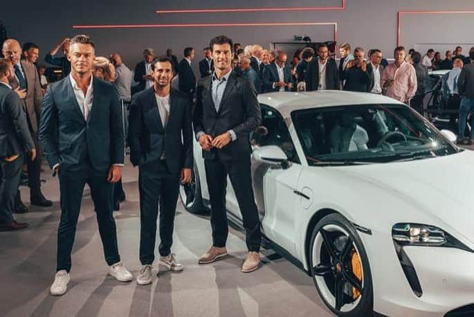 アンドレ・ロッテラーさんのインスタグラム写真 - (アンドレ・ロッテラーInstagram)「A new era has started for @Porsche with the new Taycan full ⚡️ car and we are right at the heart of this new chapter representing the sport and competition side with our @porsche.formulae team in the @fiaformulae championship! @porsche_newsroom @neeljani_official」9月5日 2時26分 - andre_lotterer