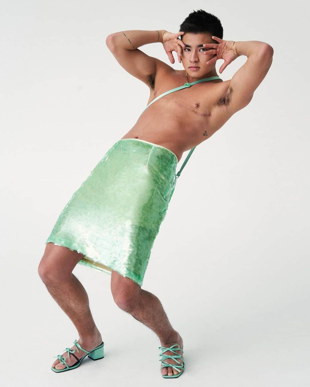 オープニングセレモニーさんのインスタグラム写真 - (オープニングセレモニーInstagram)「@ChellaMan shimmers in our FW19 collection. Shop the Paillette Skirt (and matching top!) in stores and online now✨」9月5日 2時34分 - openingceremony