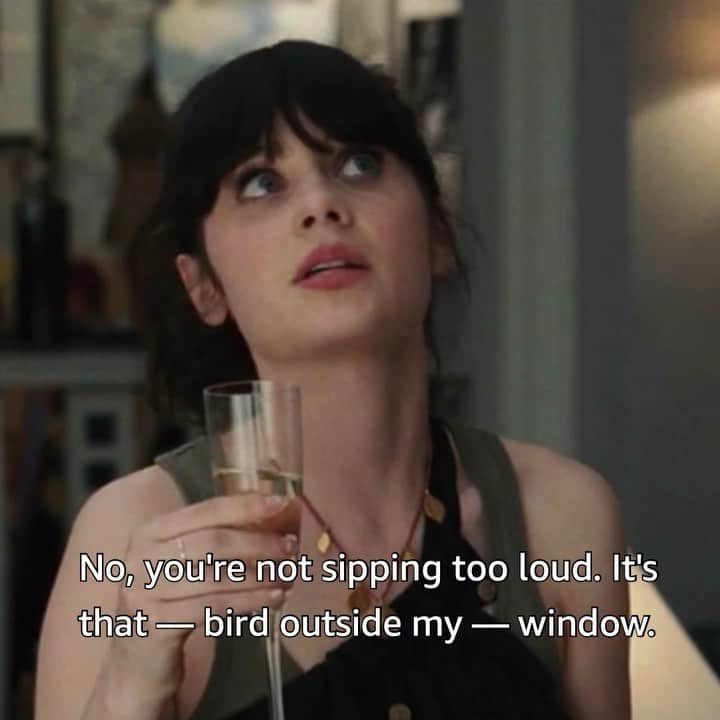 のインスタグラム：「Remember how @ZooeyDeschanel’s biggest enemy is a devil bird that chirps at night?」