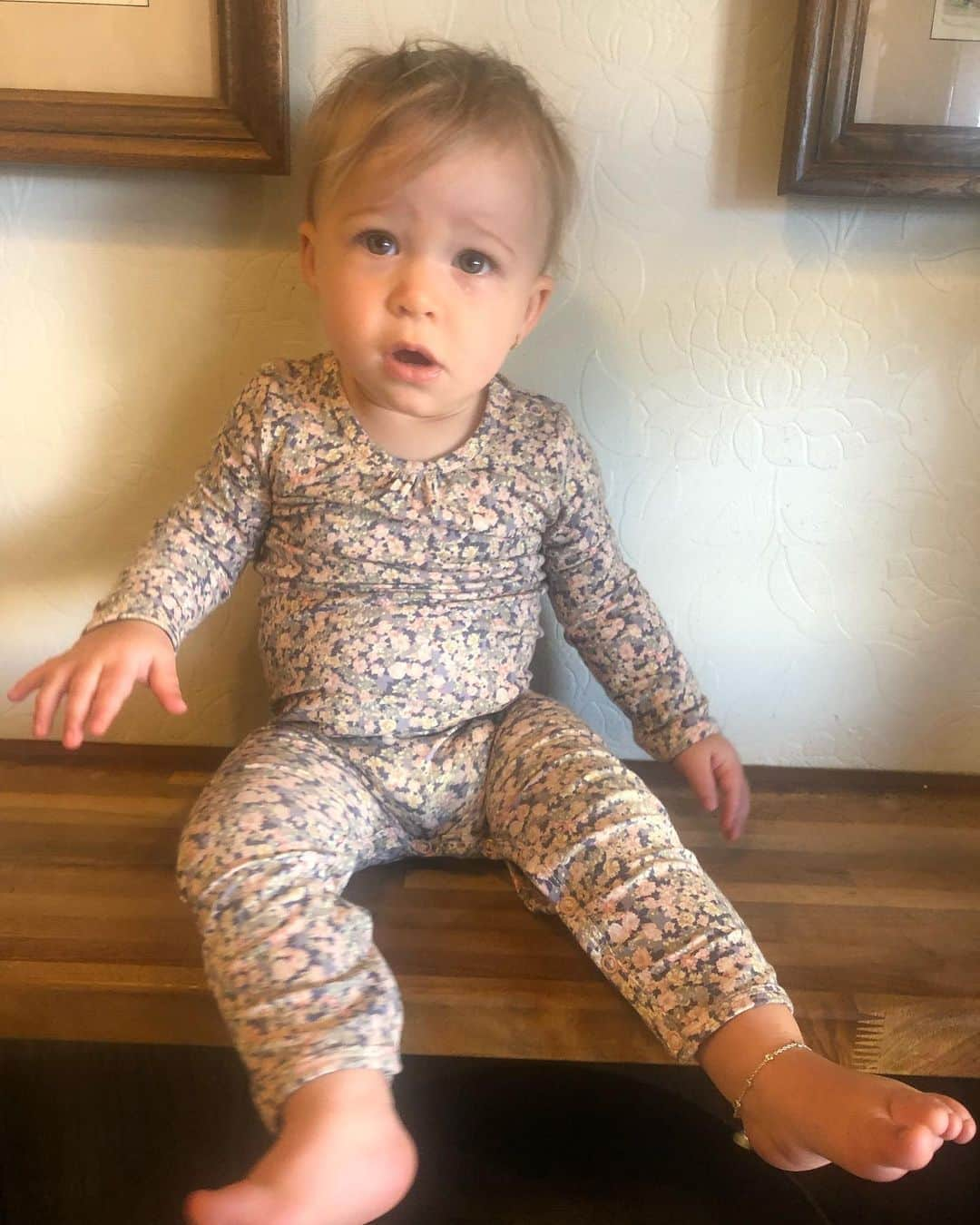 ヒラリー・ダフさんのインスタグラム写真 - (ヒラリー・ダフInstagram)「Little bug has been sick for a week and still is this cuuuute」9月5日 2時53分 - hilaryduff