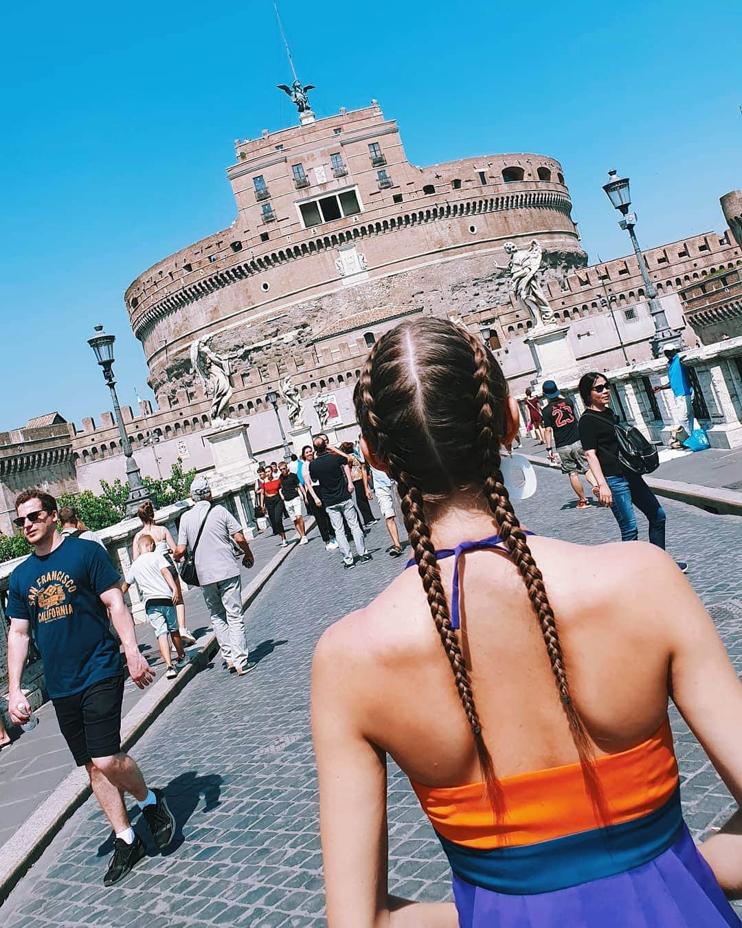 メリティナ・スタニウタさんのインスタグラム写真 - (メリティナ・スタニウタInstagram)「Римские каникулы 🇮🇹 . " Roman holiday "  В отпуске в сентябре есть особый шарм 😋 ⠀ #рим #италия #roma #romanholiday #italy #italia #castellostangelo #holiday #vacation」9月5日 3時08分 - melitinastaniouta