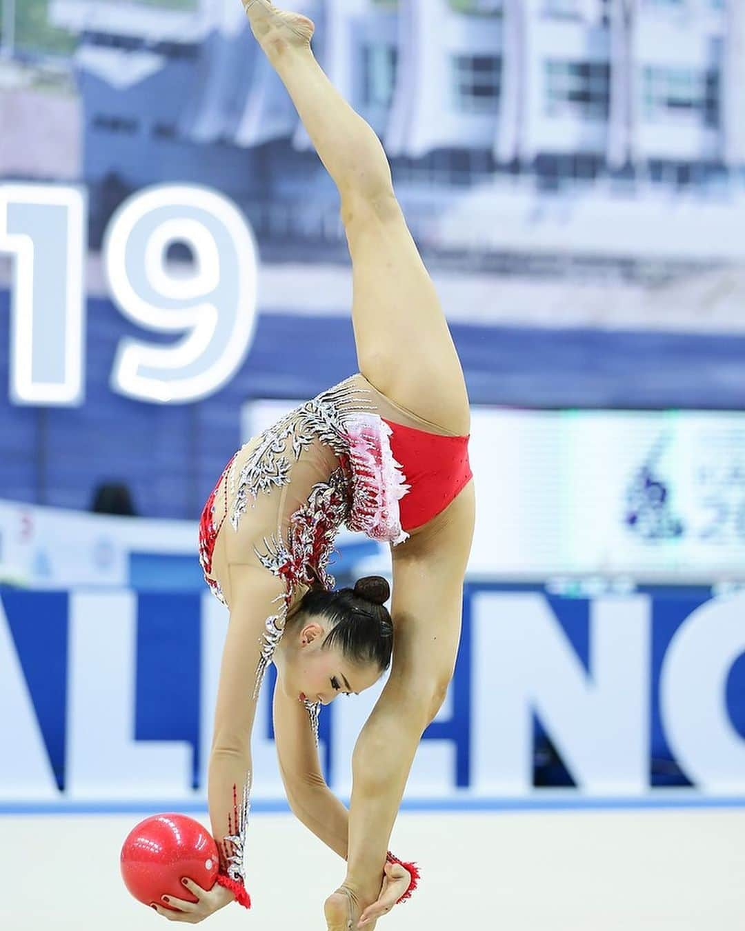 皆川夏穂さんのインスタグラム写真 - (皆川夏穂Instagram)「❤️Never enough❤️ #rhythmicgymnastics  #roadtotokyo2020」9月5日 3時11分 - kaho_minagawa0820