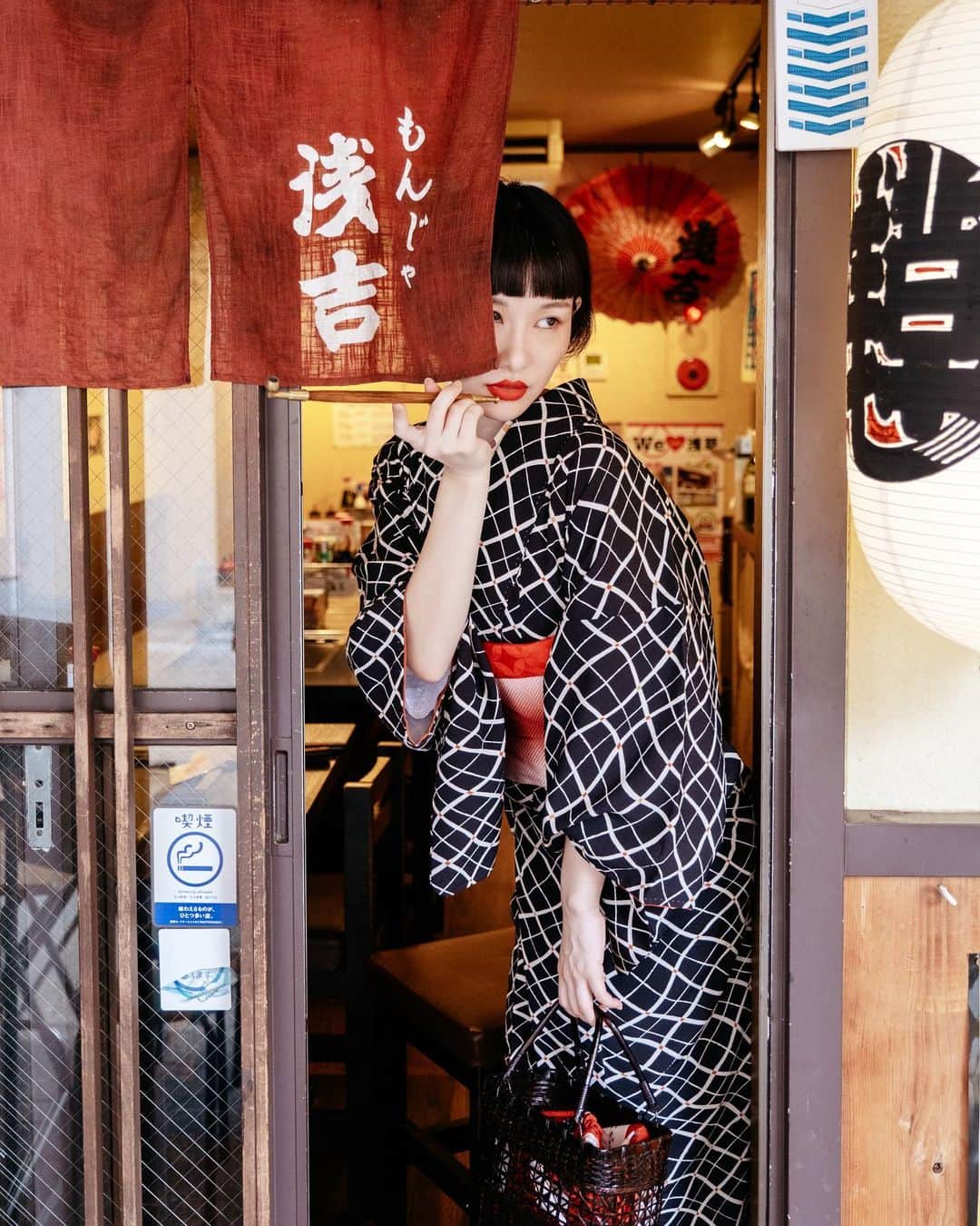 のインスタグラム：「shot by @isomurahama  hairmake @unlovablelola  #model #kimono #shooting #モデル #fashion #ファッション #styling #着物 #japan #japanese #日本 #浅草 #東京」