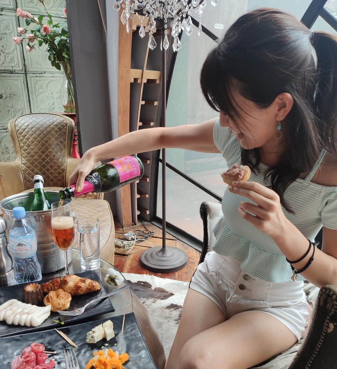 にゃんさんゴルフさんのインスタグラム写真 - (にゃんさんゴルフInstagram)「. . La Vie Parisienne でランチ🥐 前来た時は夜だったから また雰囲気が違った✨ . インスタ映えスポット(￣∀￣) . . . #セブ旅行#女子旅#ランチ#インスタ映え#アジア旅行#ガールズトーク#女子会#girlstalk#pinkpink#girlstalk打卡 #girlstalk美食#シャンパン🍾#strawberry #happylunch#cebu#alicegarden#cebutrip#cebuphilippines#travelcebu#cebutravel#swirlph#tapioca」9月4日 19時12分 - miiiii0228