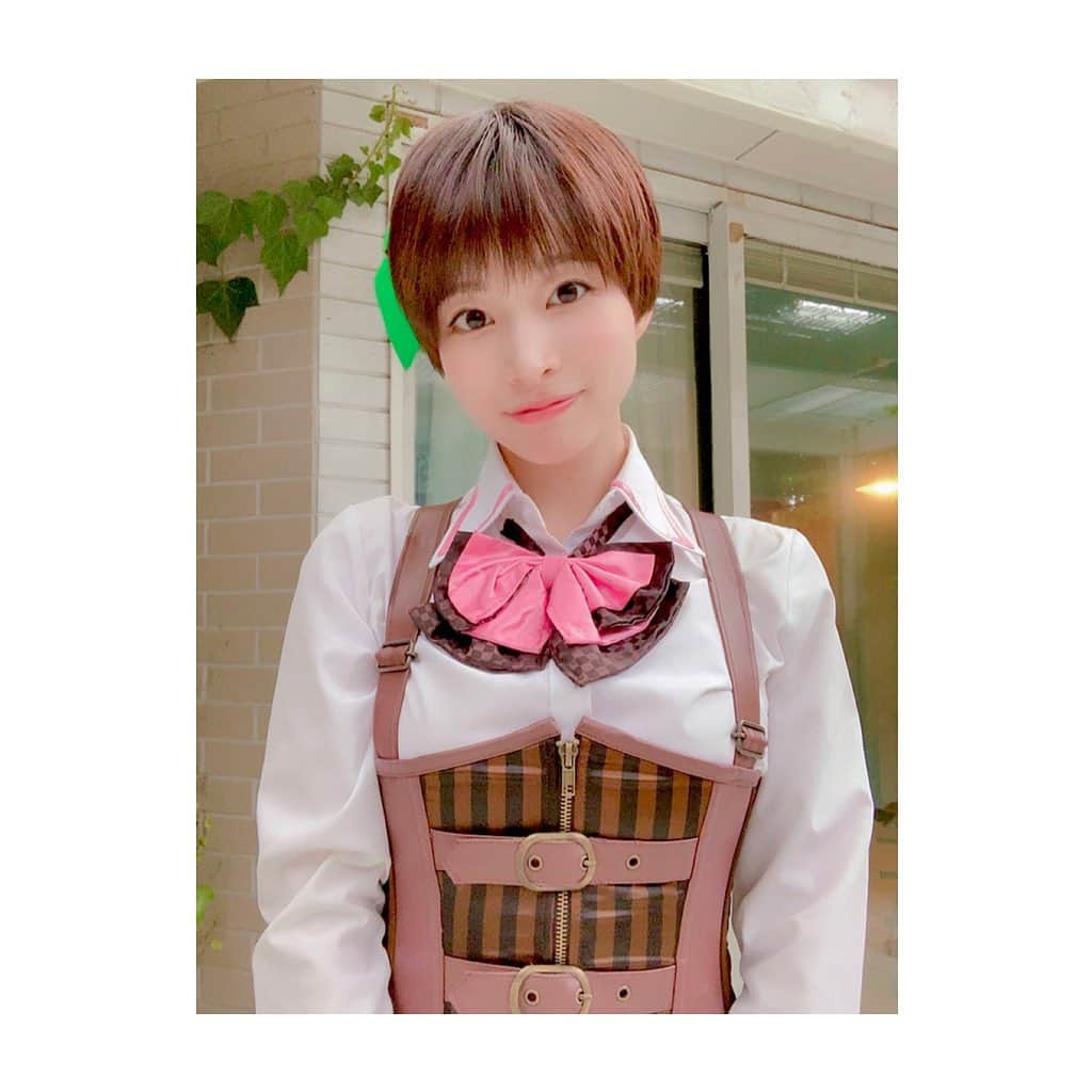 小菅怜衣さんのインスタグラム写真 - (小菅怜衣Instagram)「今年11/29～12/3まで新宿村LIVEにて公演する アサルトリリィ×私立ルドビコ女学院 『白きレジスタンス〜真実の刃〜』の ビジュアル撮影をしてきました ( ¨̮ )♥♥ . 私は初演から出演させていただいてて 、 引き続き 、花蓮ちゃんを演じます 🌸 初演から比べると髪型が変わりまくってます 。笑 . 緑のリボンが目印！ 是非見にいらしてくださいっ⊂( *･ω･ )⊃ . . . . . #アサルトリリィ #私立ルドビコ女学院  #舞台 #舞台女優 #舞台好きな人と繋がりたい  #新宿 #新宿村live #撮影 #制服 #jk  #instapic #instagood #instagirl #instadaily #schoolgirl #japanesegirl #cosplay #cosplaygirl」9月4日 19時20分 - kosuge_rei