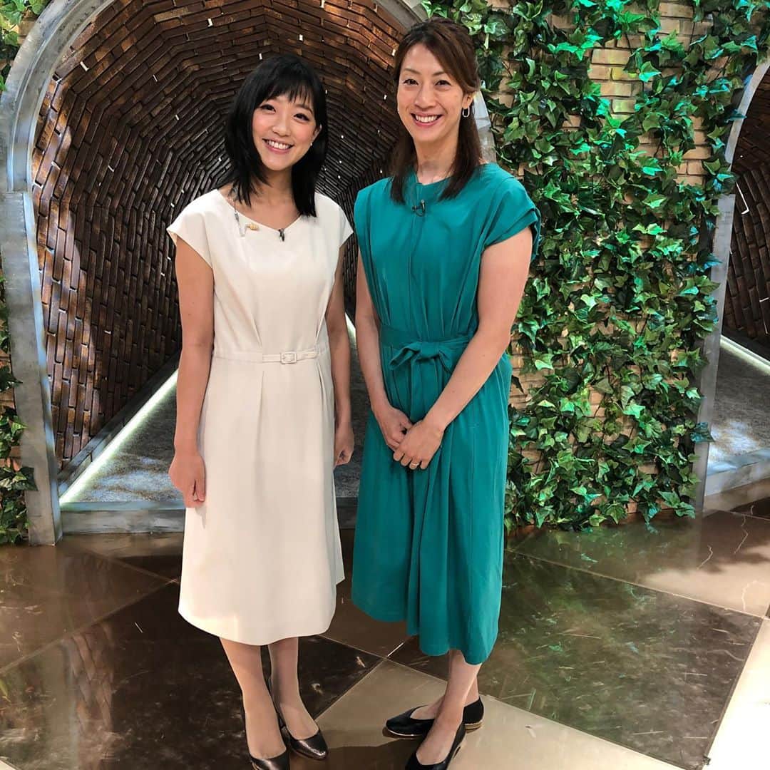 竹内由恵さんのインスタグラム写真 - (竹内由恵Instagram)「報道ステーションの衣装です。3枚目は藤田真央さんがスタジオでピアノを演奏 ...
