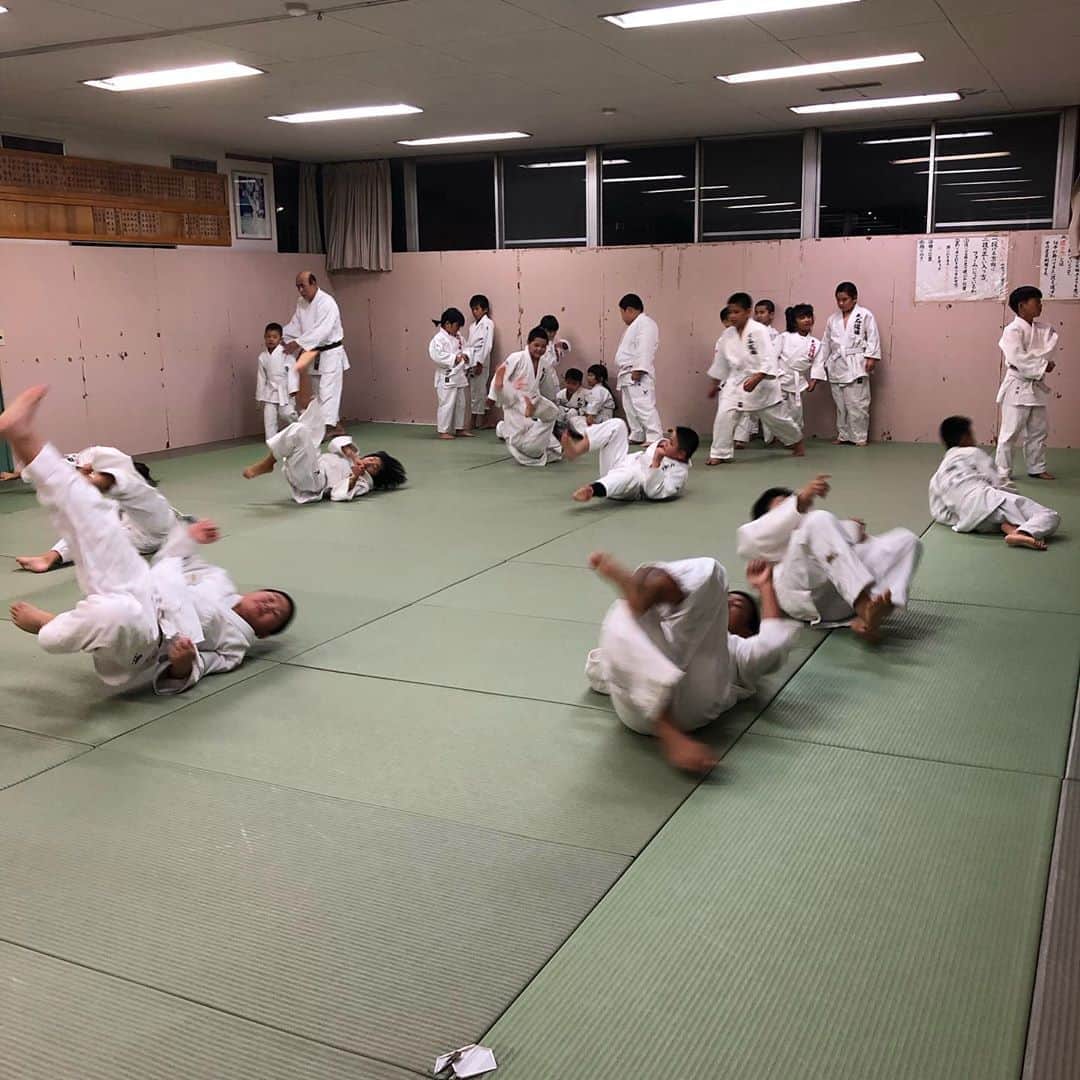 吉田秀彦のインスタグラム：「柔道の原点！小4から始めた柔道、大石道場。泣きながら練習してたな！ 頑張れ子供達！」