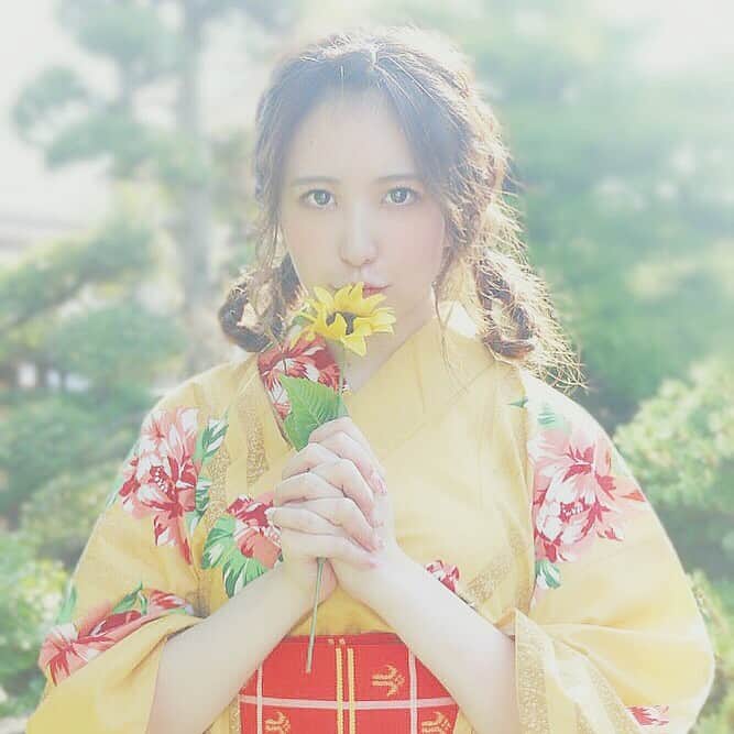 井上麗夢のインスタグラム：「和服シリーズ﻿ 奇跡の鬼盛れむ。笑﻿ ﻿ 黄色の浴衣もなかなか良いなと！﻿ 夏が終わる〜…﻿ ﻿ #ヘアアレンジ﻿ #着物撮影﻿ #撮影会﻿ #夏の思い出」