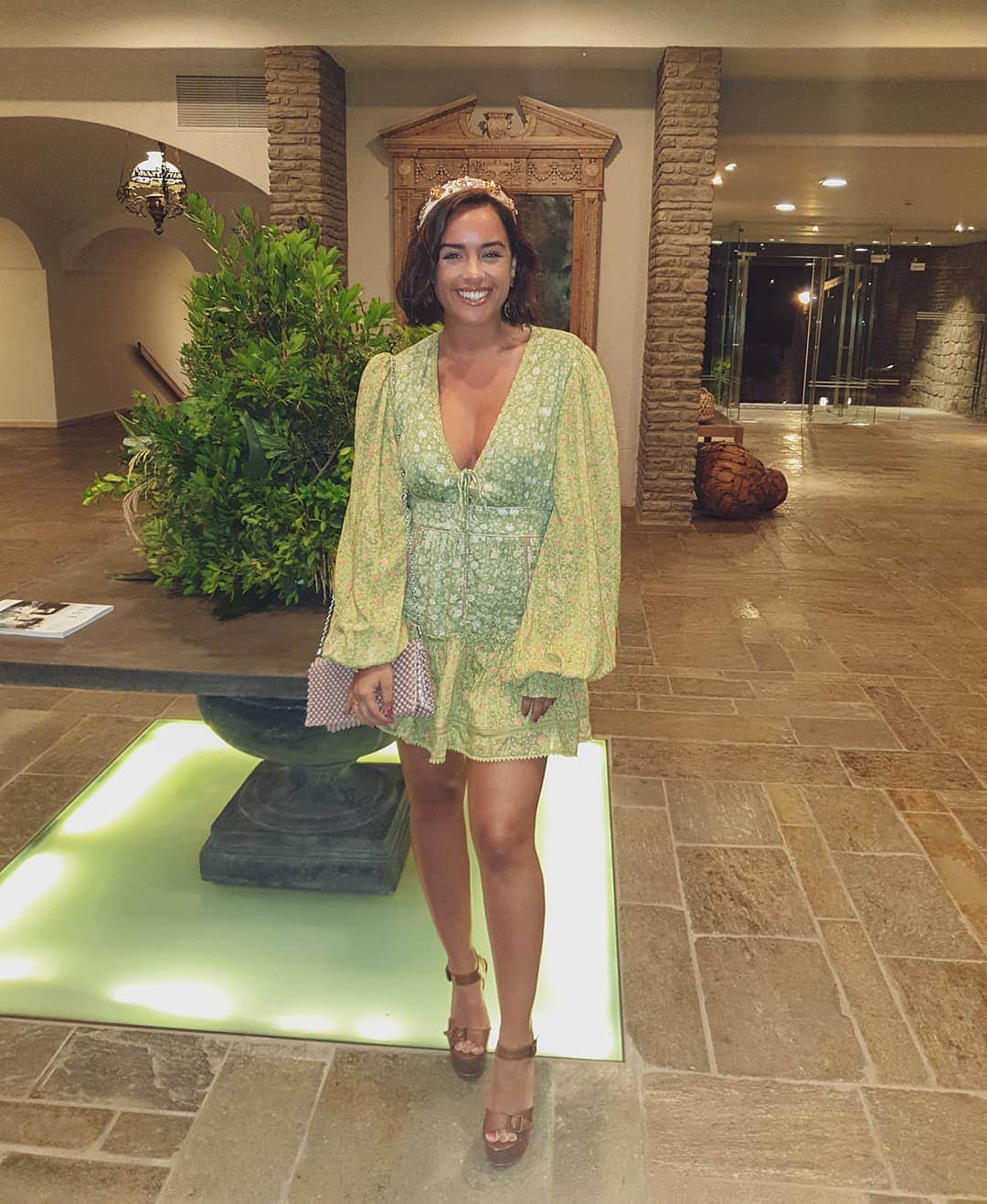 ジョージア・メイ・フットのインスタグラム：「Having a tan and a pretty dress makes me happy 😇」