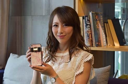 のインスタグラム：「おつみらてぃ❤️ iPhoneケースかえたの‼️ めずらしくピンク😂 大理石風でバックルリボンもかわいくて、しかもプチプラ😍 SALEはじまったのでチェックしてみてね🙌  RAKUTEN SUPER SALE開催中！ MAX50%OFF！  9/4 20:00〜 9/11  1:59 まで！ @alamain2018 プロフィールのURLからご覧になれます。  #alamain #iPhoneケース #iPhonecase #ハンドメイド #ハンドメイド作品 #ハンドメイド作家 #ハンドメイド雑貨#プチプラ#韓国ファッション #プチプラファッション」