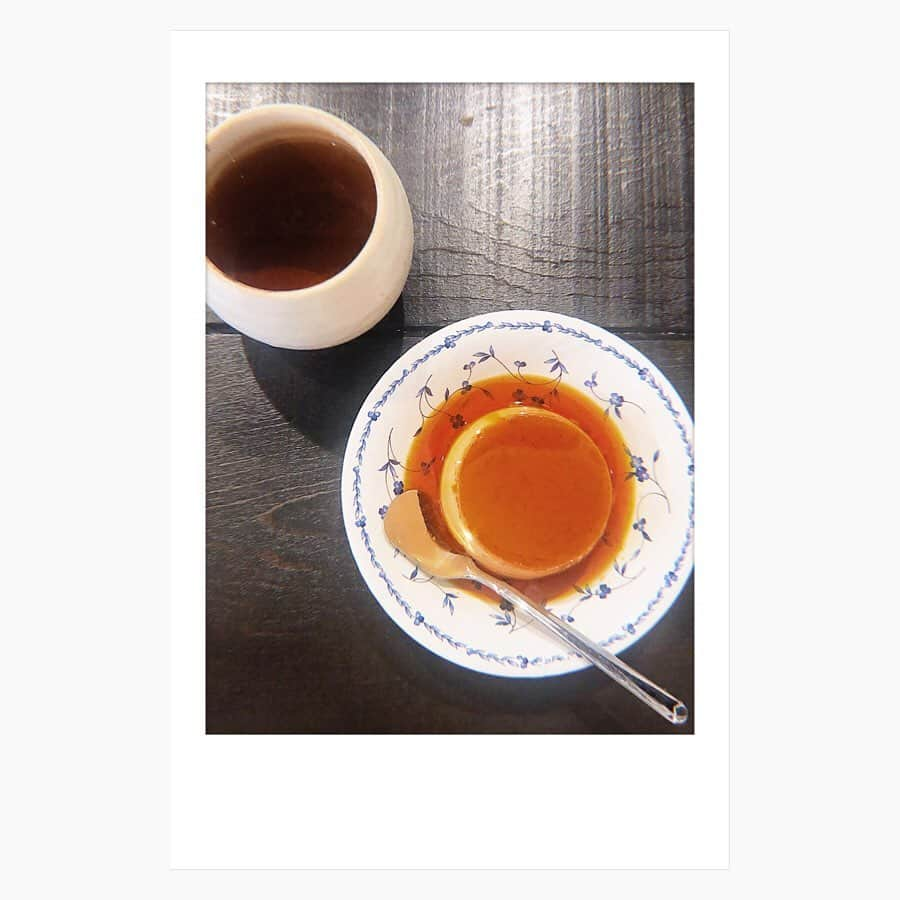 木村ミサさんのインスタグラム写真 - (木村ミサInstagram)「食後のデザートが最高な場所。﻿ 🍮☕︎☡✍﻿ ﻿ ﻿ 行徳でまったりカレーランチ🍛﻿ 和モダンな雰囲気に和なカレーという﻿ 居心地いい組み合わせ💭﻿ ﻿ 昔ながらのかためのプリンに﻿ ホーリーバジルティーを合わせて。﻿ ホーリーバジルティーはね、アーユルヴェーダでは﻿ 不老不死の霊薬と言われるくらい万能で﻿ そんな珍しいお茶が飲めるのもうれしいね。🍵﻿ ﻿ ﻿ 行徳、あまり行く機会がないけど﻿ スパイス屋さんもあったり、面白い街だった𓀥﻿ 近くに住んでる人は是非厨へ𓀥﻿ ﻿ 最近のおすすめ事情でした🍛🍮🍵﻿ ﻿ ﻿ ﻿ ﻿ #cafe #tea #herb #herbtea  #japan #pudding #curry #timeiscurry #行徳 #行徳ランチ #プリン #お茶」9月4日 20時04分 - misaxmas