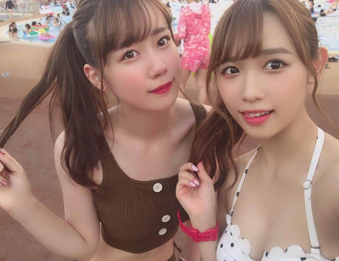 山本瑠香さんのインスタグラム写真 - (山本瑠香Instagram)「ナイトプール🏝💗 Twitterにも載せたからインスタにも載せるね＾＾ . ゆうなと行ってきたよ〜♪ 髪型もサイドポニーでお揃いにした♪ 来年も一緒に行けたらいいなっっ . . . #ナイトプール #よみうりランド #夏 #プール #水着 #summer #swimwear」9月4日 20時18分 - ruka_1010_team8