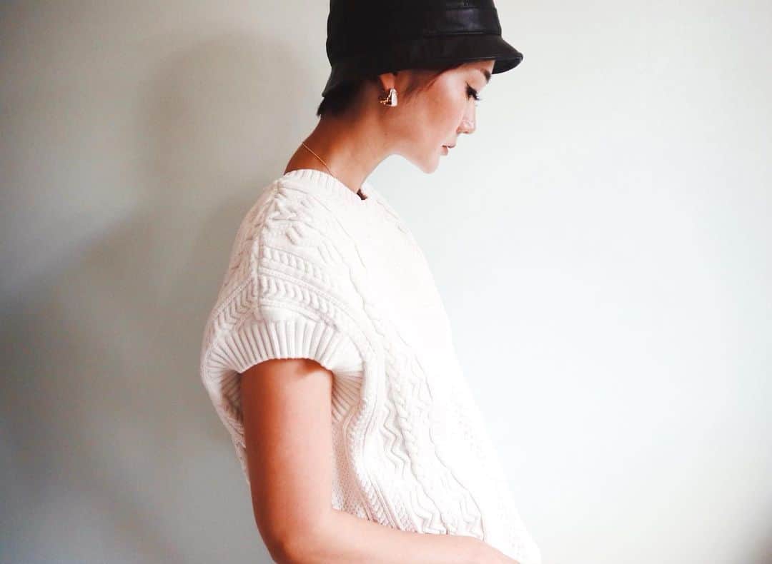 ジュジュのインスタグラム：「旦那に探偵？？ って言われたleather hat🎩 #w/ 今order中のpierceね♫  誰がなんと言おうが気分やで🗣 . 笑 . #kijimatakayuki  #nicehat #今年の気分」