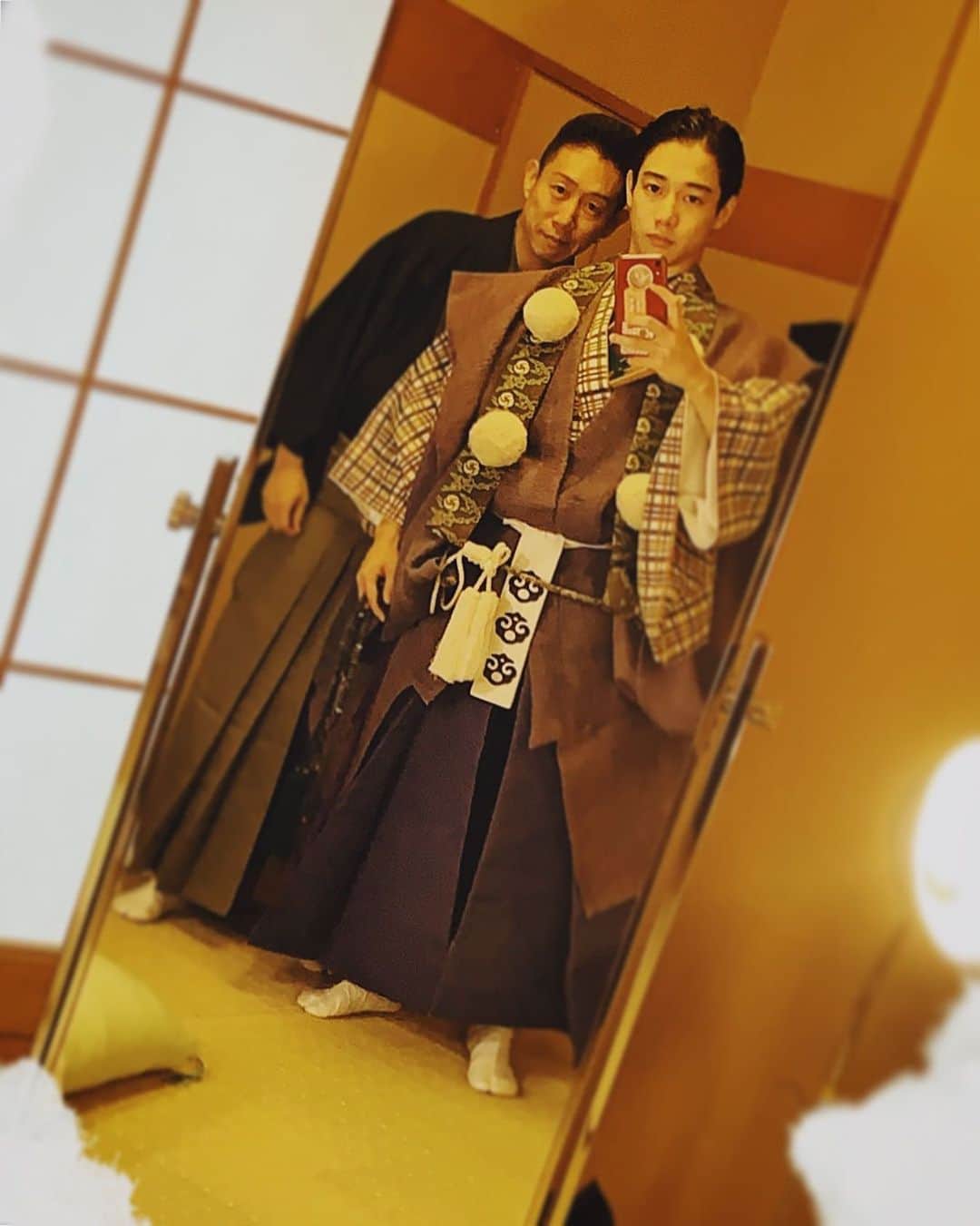 片岡千之助のインスタグラム：「今月の舞台では父をお守りしています。 写真は舞台稽古の際に撮りました。 #勧進帳 #義経 #駿河次郎  #歌舞伎座」