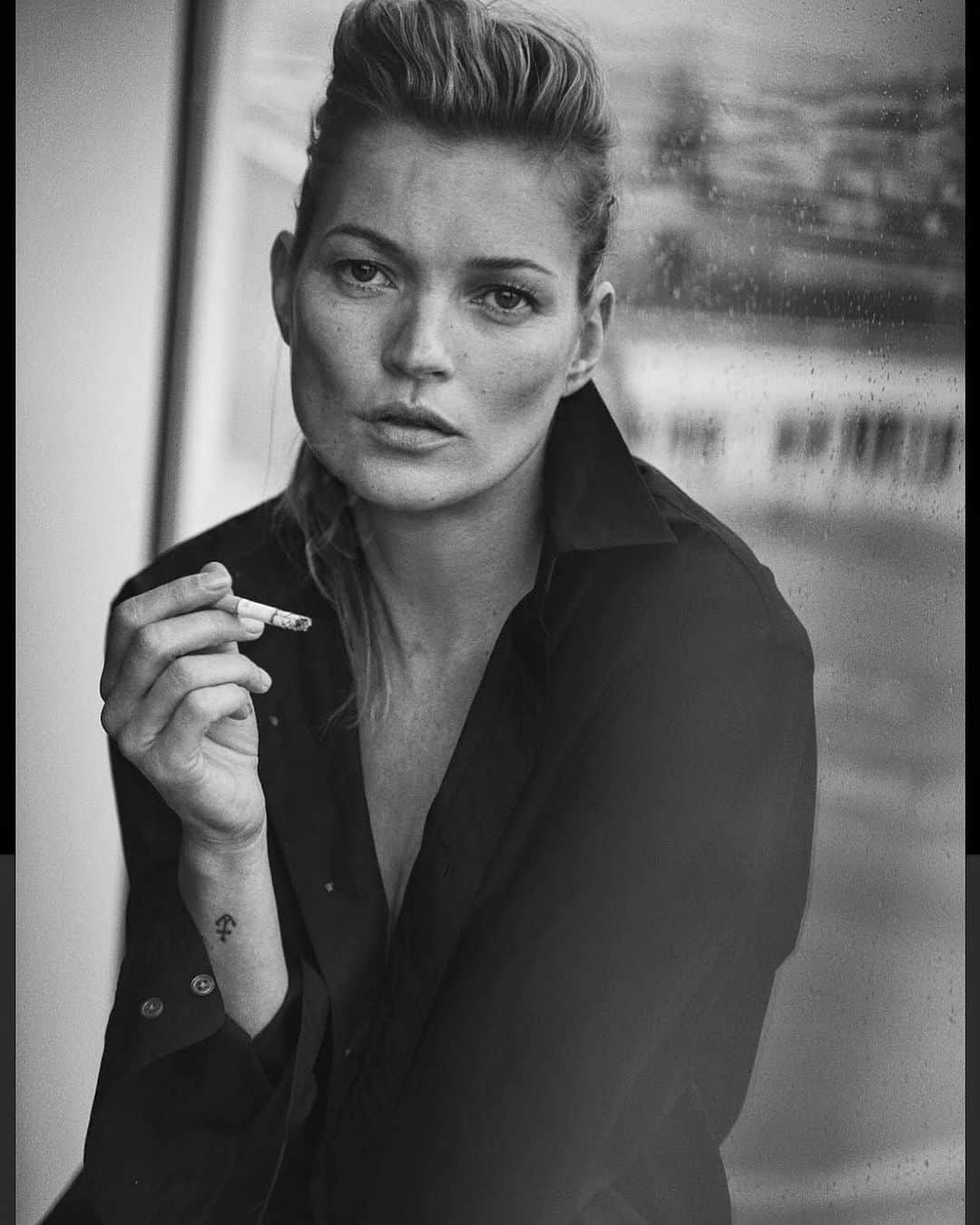 scottlippsさんのインスタグラム写真 - (scottlippsInstagram)「Another amazing talent gone to soon @therealpeterlindbergh one of the greatest iconic #photographers of our generation. His portrait of @katemossagency #rip #peterlindbergh」9月4日 20時40分 - scottlipps