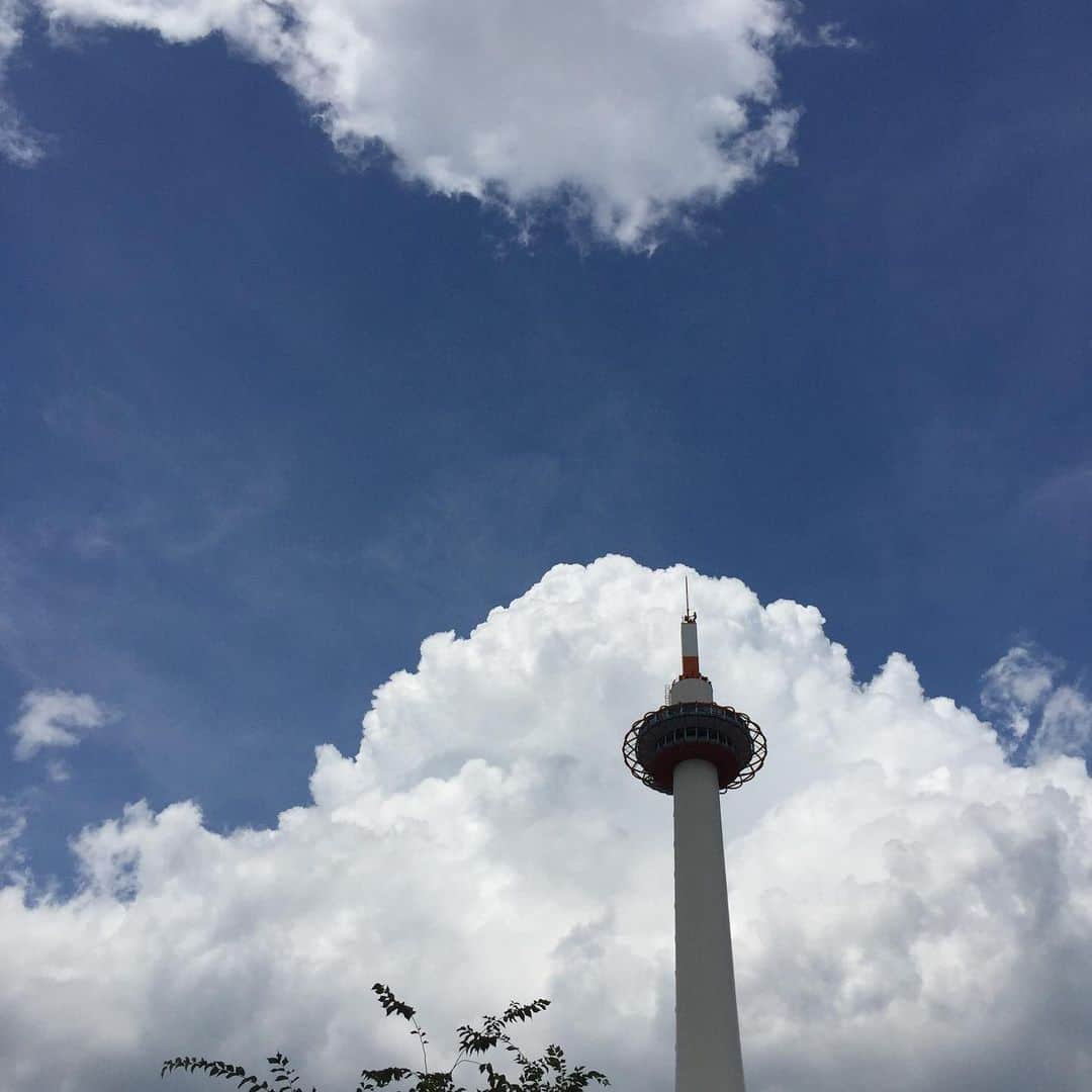 岸田繁さんのインスタグラム写真 - (岸田繁Instagram)「まるで夏」9月4日 21時04分 - kishidashigeru