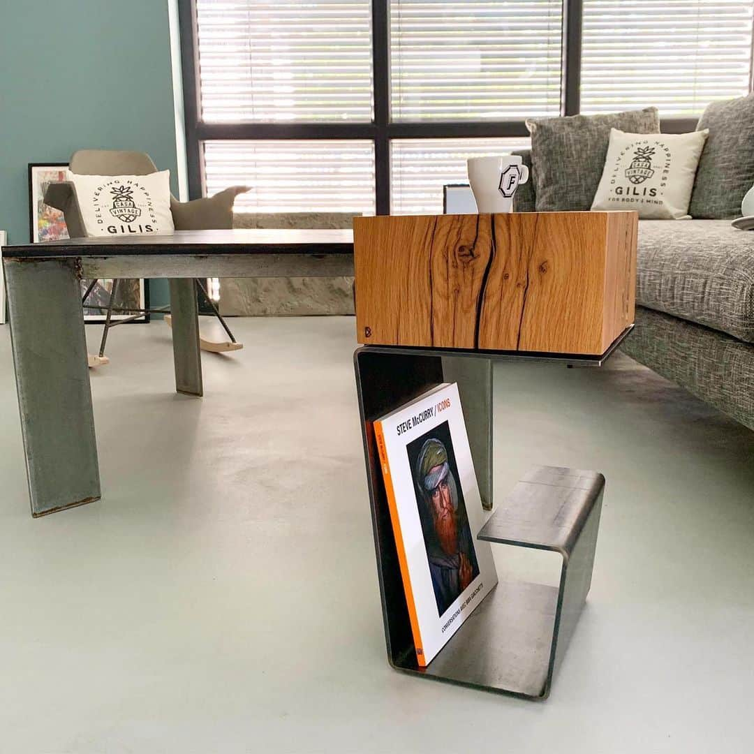 Architecture - Housesさんのインスタグラム写真 - (Architecture - HousesInstagram)「THE LINE Side Table by @bakerstreetboys_london serving its purpose of the luxury and minimalistic work of art at this modern and artistic interior.」9月4日 21時23分 - _archidesignhome_