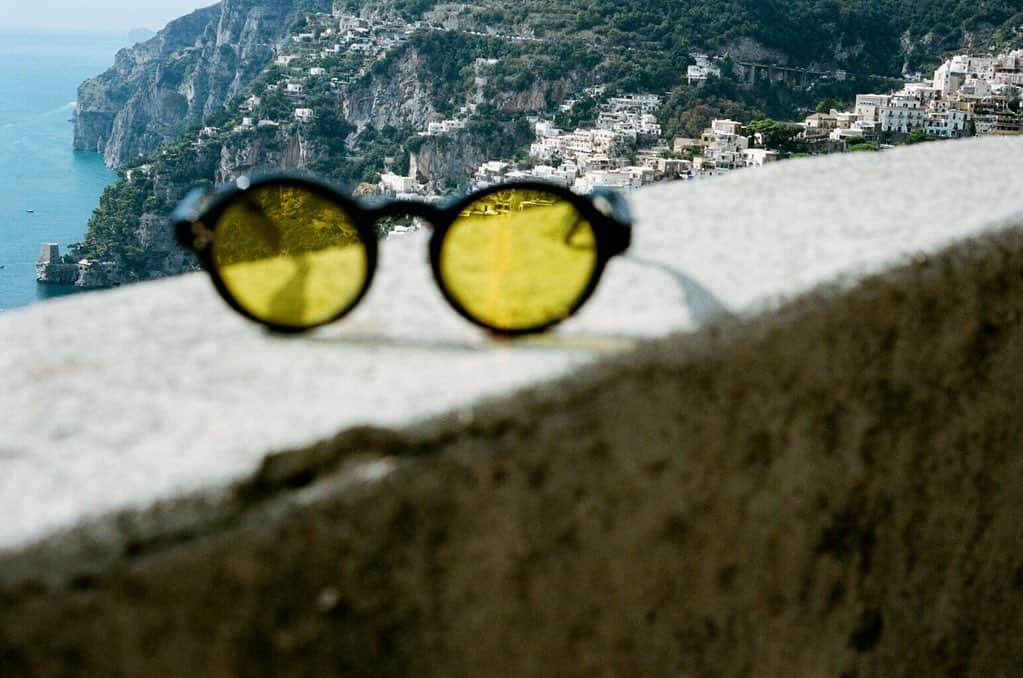 Meganさんのインスタグラム写真 - (MeganInstagram)「Postcards from Italy! ZANZAN on the road with @Dani.mayo 🕶 #サングラス #선글라스 #lunettes #occhiali #sunglasses #eyewear #handmadeinitaly #slowfashion #buybetterbuyless #zanzaneyewear」9月4日 21時29分 - zanzan_domus