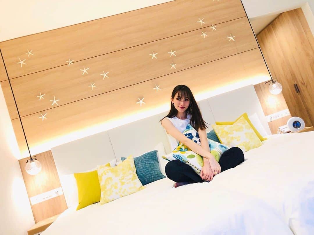 のインスタグラム：「. 先日行った三重旅行😚❣️ . 鳥羽からの賢島😇😇 . . #model #travel #resorthotel #model #modelo #mestiça #polaca #modelo #viagem #旅行 #三重旅行 #賢島 #モデル #都リゾート志摩ベイサイドテラス」