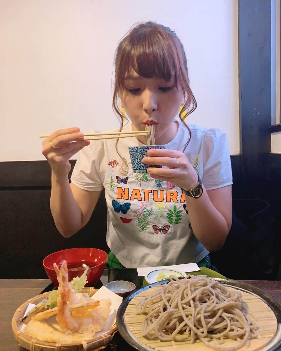 白井奈津さんのインスタグラム写真 - (白井奈津Instagram)「そば部🙋‍♀️ #十割蕎麦 #固めコシしっかり系が好き系 #天ぷらも必ず🍤」9月4日 21時44分 - shirai_natsu