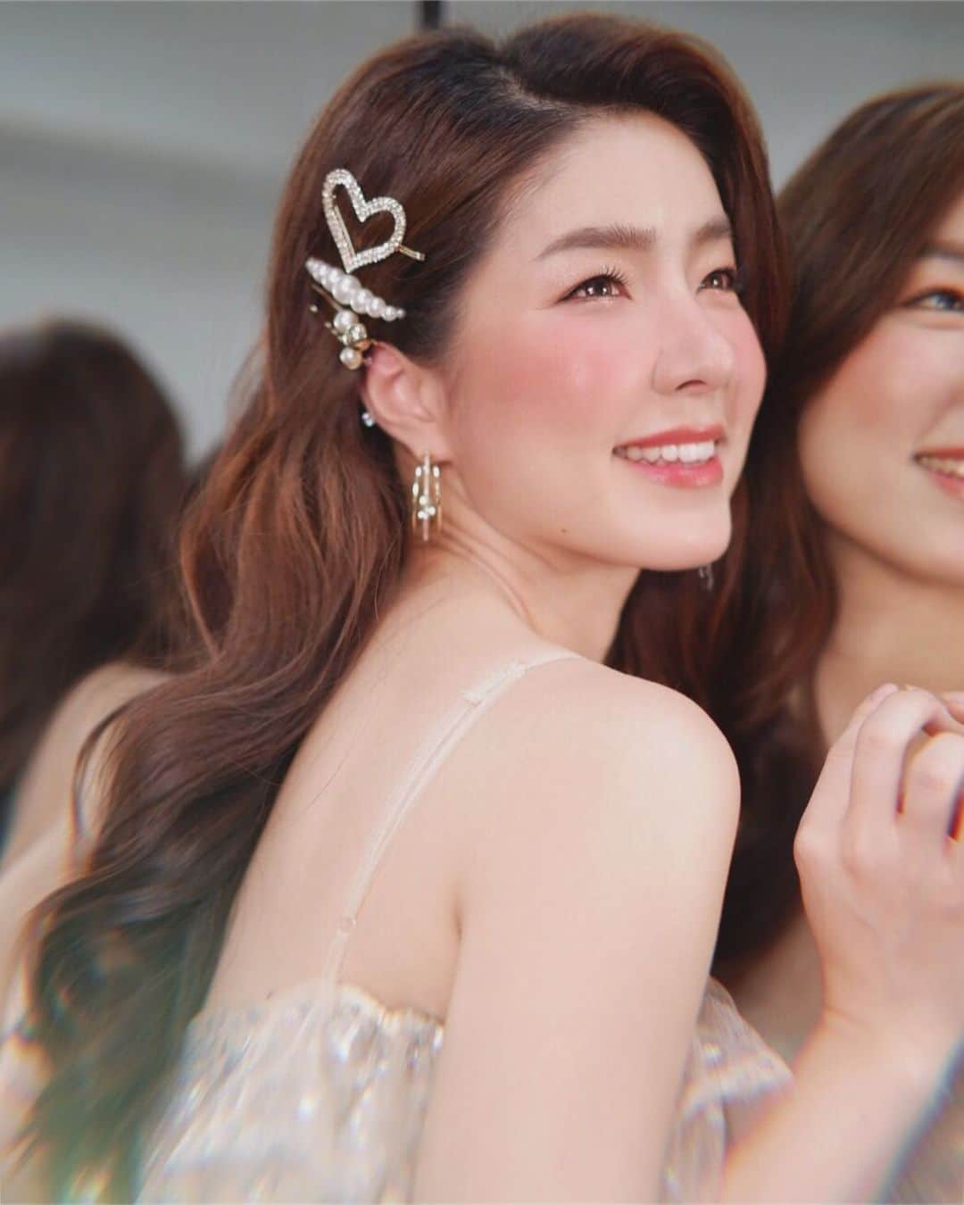 のインスタグラム：「_* 💗💗💗 . . MU @minddmakeup  Hair @komkiss_hairstylist」