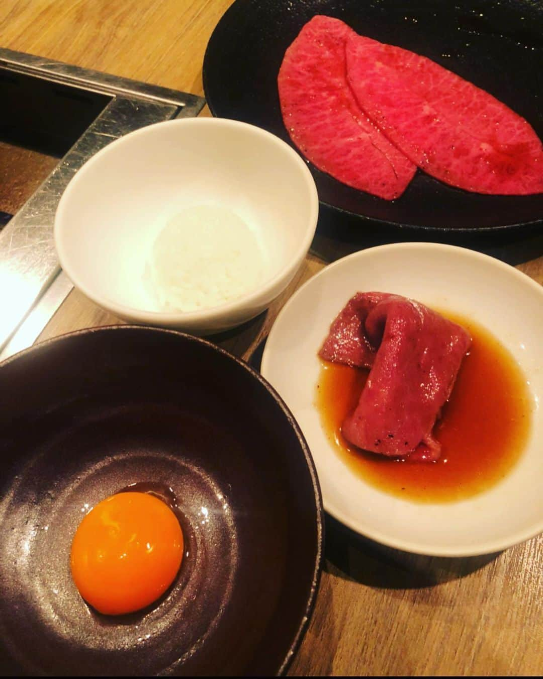 佐藤あり紗さんのインスタグラム写真 - (佐藤あり紗Instagram)「. . . 🍖サマートリュフのうしごろユッケ 🍖厳選タンの薄切り 芽葱添え 🍖特選部位、大和芋とオクラの肉素麺 🍖特選サーロイン わさびとおろし添え 🍖季節のナムル盛り合わせ 🍖トリュフと牛のコンソメスープ 🍖牛ヒレカツ トリュフ添え 🍖ザブトンのすき焼き 🍖ザブトンの特選牛丼 🍖安納芋とバニラアイス . 一日にこんなにトリュフ食べたの初めて🥰 . オシャレで美味しくて大満足(*´﹃｀*)✨ 素敵な時間を過ごせました💗 . . #うしごろ #ushigoro #麻布十番 #西麻布 #高級焼肉店 #高級 #焼肉 #やきにく #肉 #肉女子 #ディナー #佐藤あり紗 #佐藤あり紗私服 #私服 #アスリート #スポーツ #スポーツ選手 #プライベート」9月4日 21時55分 - arisa_chu