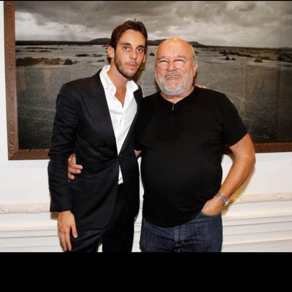 のインスタグラム：「NY 2013, exhibition of Peter Lindbergh at Vladimir R Roitfeld gallery( with poetry by Forrest Gander) RIP, Peter🖤🖤🖤today is a sad day, the end of a fashion chapter 🖤 @vladimirrestoinroitfeld」