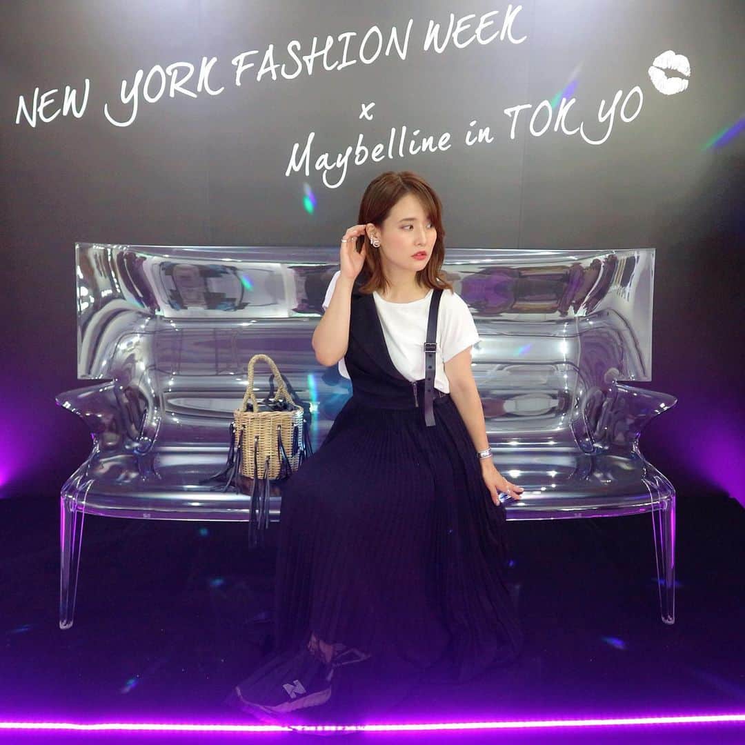 宮崎真梨子さんのインスタグラム写真 - (宮崎真梨子Instagram)「こないだ、【メイベリン(@maybelline )】のシークレットスペース「THE MAYBELLINE HOUSE」に行ってきました♡ ∵ 今回のメイベリンハウスは、New York fashion weekのバックステージとメイベリンの世界観を表現。  世界三大ファッションウィークの一つ、ニューヨークファッションウィークのバックステージに入って10周年なんだそう‼︎ ∵ メイベリンと言えば、私の中ではマスカラ‼︎やっぱ、ラッシュニスタを筆頭にどれも良いですよね‼︎何本も使い分けて、アイメイクしていたのが懐かしい‼︎ ∵ その他にも、バックステージで使われたコスメがお試し出来たり、メイクショーが見れたりと、とても楽しいイベントでした♡ ∵ ∵ #mnyfashionweek #メイベリンハウス #maybelline #メイベリン #メイベリンニューヨーク #ハイパーシャープライナー #SPステイマットインク #ラッシュニスタ #マスカラ #インスタントコンシーラー #アイメイク #makeup  #ミヤマリ #vocest #vocemagazine #美容ブロガー #インフルエンサー #超未熟児ママ #ママ #男の子ママ #美容好きなママと繋がりたい #美容好きさんと繋がりたい」9月4日 22時06分 - miyamari92