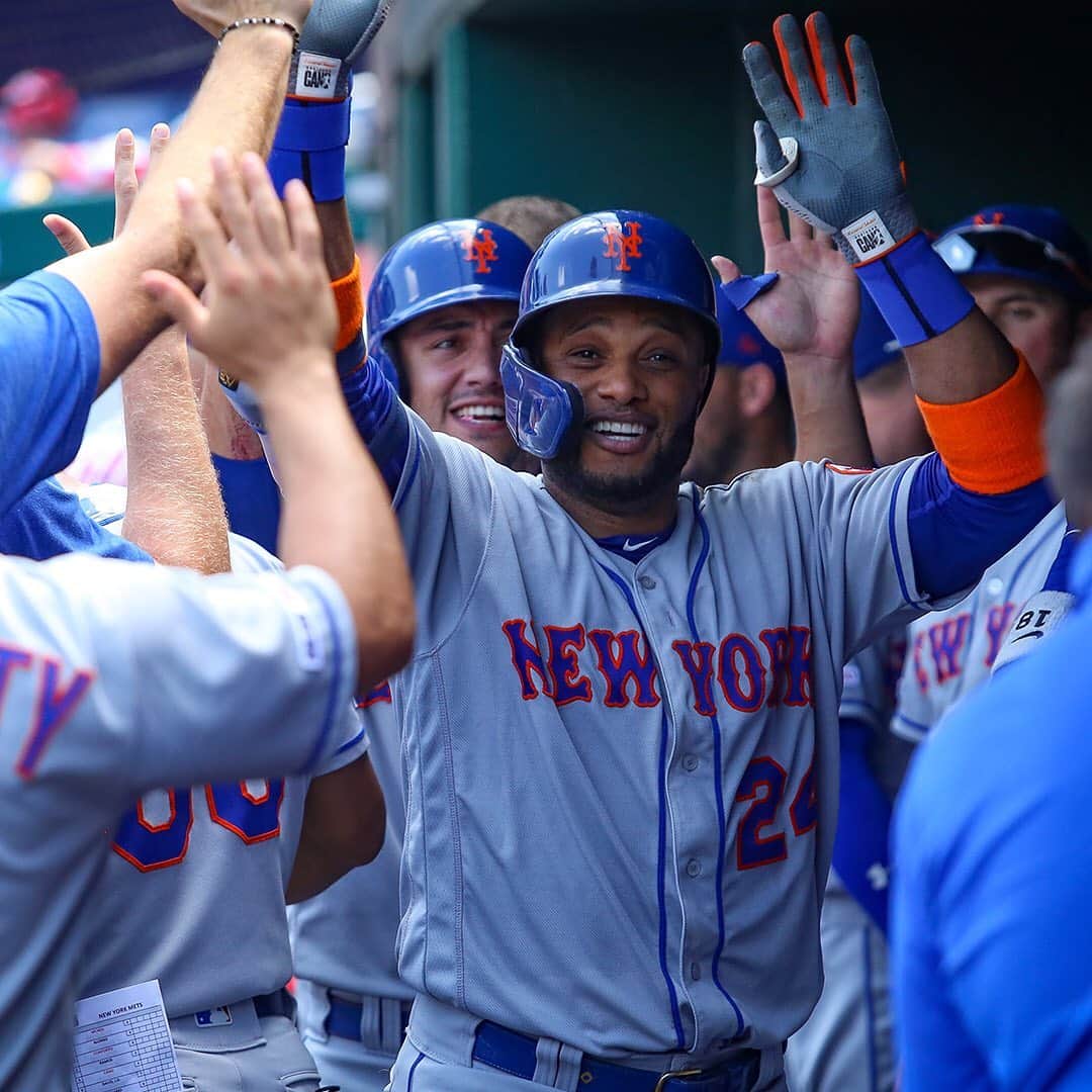 ニューヨーク・メッツさんのインスタグラム写真 - (ニューヨーク・メッツInstagram)「That @robinsoncano opposite field swing. 😍😍😍 #LGM #Mets」9月5日 3時50分 - mets