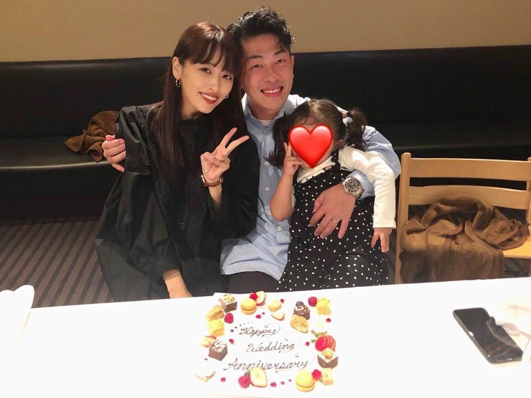 近藤千尋さんのインスタグラム写真 - (近藤千尋Instagram)「明日は結婚記念日😍ということで #星野リゾートリゾナーレ八ヶ岳  に遊びにきました💓 👶お腹も大きいし、十愛が  一番楽しめる家族で行ける場所 ほんとにぴったりな場所🥺❗️ パフェ作り体験をしたり 室内プールで遊んだり 夜はゆっくりディナー🍽 子連れでいけるイタリアンは 最高でした✨👧 明日も楽しむぞ〜❤️ 写メがあり過ぎて。。。📸 また更新します❤️ #ottosette星野リゾートリゾナーレ八ヶ岳 #リゾナーレ八ヶ岳」9月4日 22時26分 - chipichan.1215