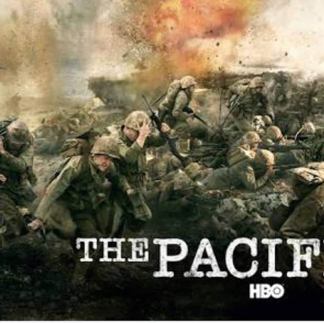 東野幸治さんのインスタグラム写真 - (東野幸治Instagram)「「ザ パシフィック」太平洋戦争をアメリカ目線で日本との戦争を描いた作品を観ます。 胸が赤くなっている「パシフィック リム」とは違います。」9月4日 22時33分 - higashinodesu