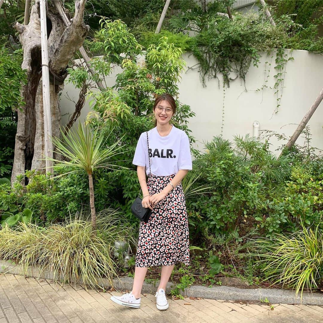 小山莉奈さんのインスタグラム写真 - (小山莉奈Instagram)「💜 @trifle_official のスカート♡ . #ootd #daily #dailylook #fashion #trifle #balr #converse #chanel  #코디 #코디스타그램 #데일리룩 #데일리 #오오티디」9月4日 22時40分 - koyama_rina