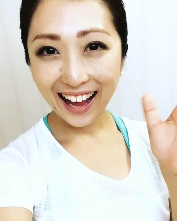 のインスタグラム：「好きなことができる喜び💓  これまで「やりたい！」って思えることをたくさん経験させて頂いてます。  もちろん楽しい事ばかりではなかったけど、とても色とりどりな豊かさをたくさん経験させて頂いてます。  そしてそこに向かう過程で沢山の方々のサポートがあって、今があります。 ありがとうございます💓  ヨガや瞑想のガイドも大好きだし、子供達とヨガやダンスをするのも大好き💕  そして、通販の番組で商品をご案内するのも大好き💕  私、ご案内係がとても好きです💓  先週からご縁あって、２つの通販番組の収録をしてきました😃  これまでほとんど生放送でフリートークばかりでしたが、今回は二本とも収録の為台本あるし、めちゃくちゃ緊張しましたが収録スタイルも楽しかった😆  ありがとうございました🙏💓 #藤代有希 #ユキ #商品アドバイザー #通販番組 #yoga #ヨガ #ヨーガ #ヨガインストラクター #ボディバランストレーナー #マインドフルネス #瞑想 #meditation #メディテーション#ステッパーサイクル #キッズヨガ #キッズダンス」