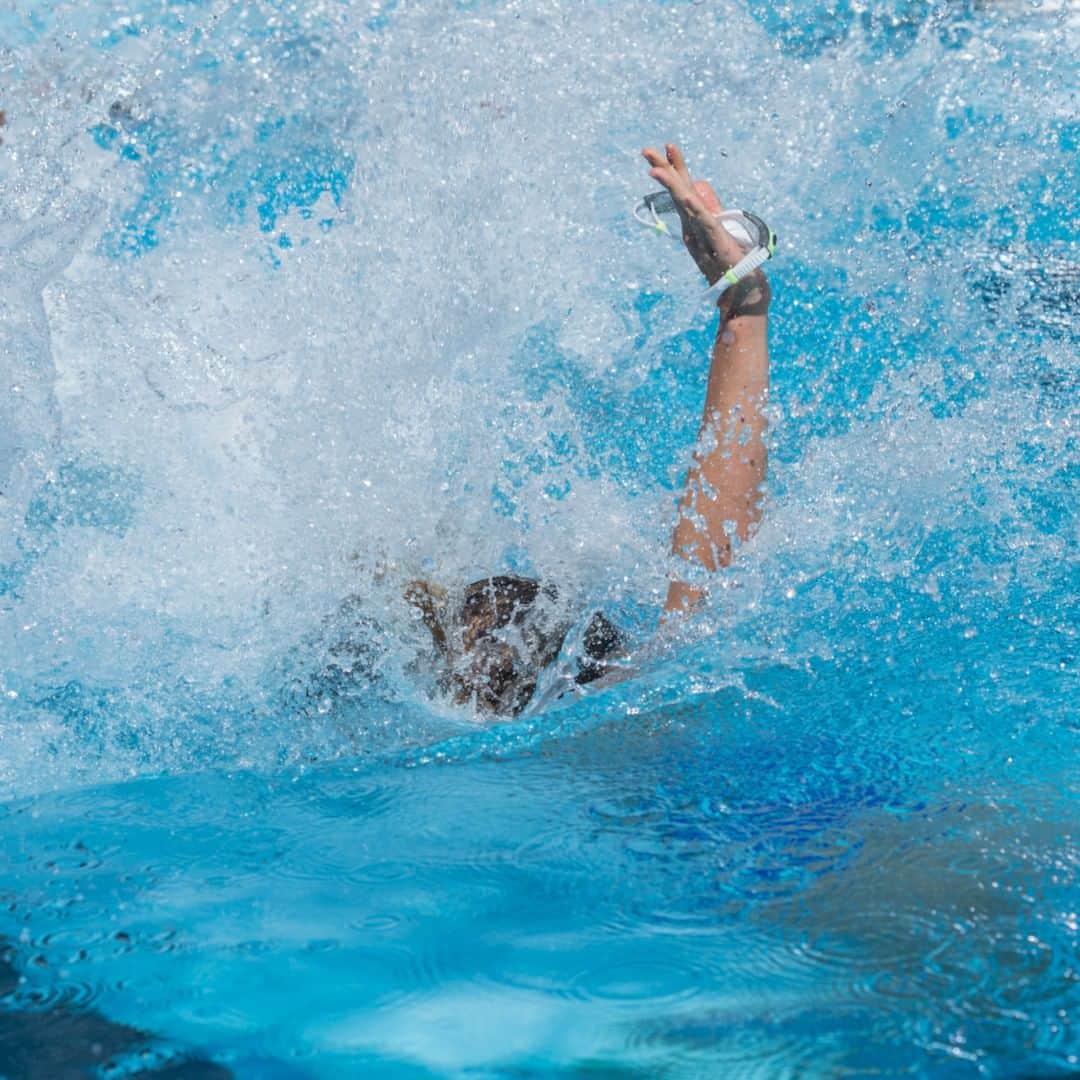スピードさんのインスタグラム写真 - (スピードInstagram)「The lengths swimmers will go to so they don’t get water in their goggles 😂🏊 #Speedo #LoveToSwim #Swimming」9月4日 23時10分 - speedo