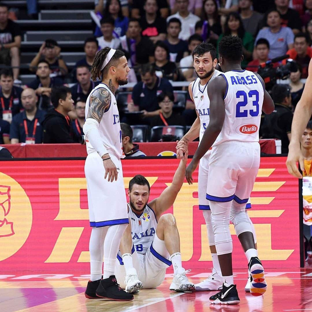 ダニーロ・ガリナリさんのインスタグラム写真 - (ダニーロ・ガリナリInstagram)「🇮🇹🏀 Pensiamo da subito alla seconda fase! Forza Azzurri!  #Italbasket #NothingButAzzurri #FIBAWC」9月4日 23時03分 - danilogallogallinari