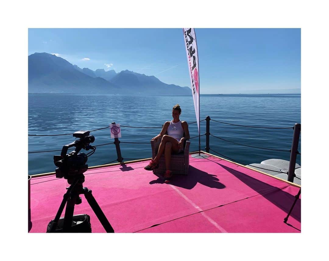 マンデイ・ミネラさんのインスタグラム写真 - (マンデイ・ミネラInstagram)「Different kind of interview :) @elle_spirit_open #Montreux #LetsMakeItHappen #lacleman」9月4日 23時04分 - mandyminella