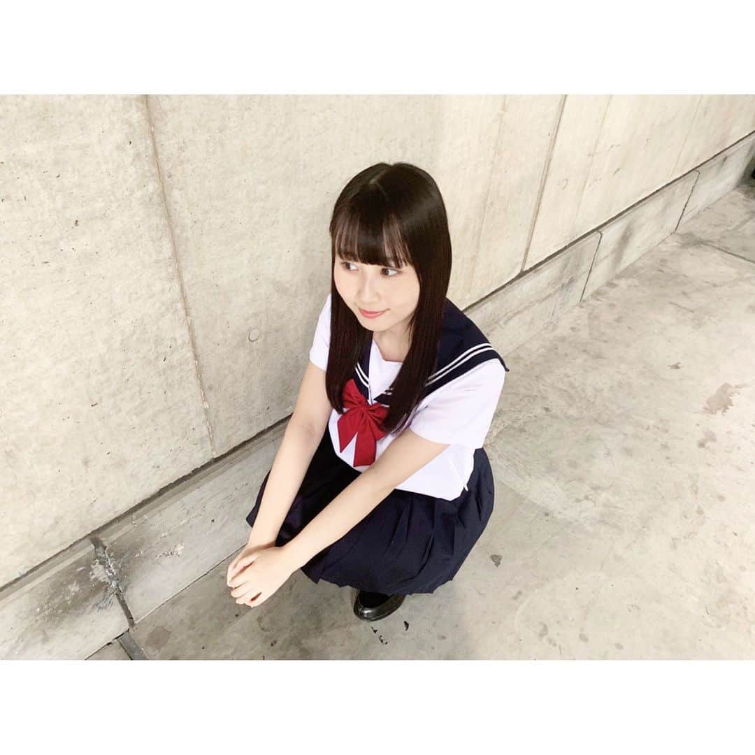 井上瑠夏さんのインスタグラム写真 - (井上瑠夏Instagram)「この前の握手会で制服着ました〜⭐︎ . .  #制服 #セーラー服 #LJK #高校生 #😢」9月4日 23時29分 - ruka_inoue48