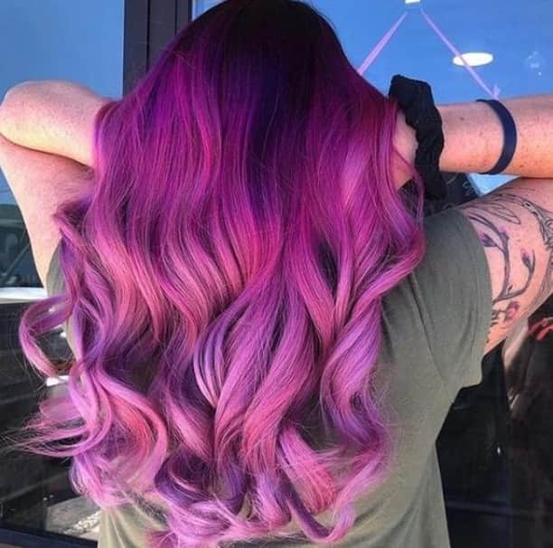CosmoProf Beautyさんのインスタグラム写真 - (CosmoProf BeautyInstagram)「Hair that makes us stare!💜😍⁣⁣⁣ ⁣ We're loving this vibrant color by @goodlooksbymiah who used @framesiusa Framcolor Bold colors.⁣⁣ ⁣ This month at #cosmoprofbeauty #FRAMESI Developers are on sale! Save 20% on select items you need to create works of art like this one! We are proud to support beauty pros and the art you are #licensedtocreate⁣⁣⁣⁣ ⁣ #repost #colorfulhair #creativecolor #framesiusa #vibranthair #purplehairdontcare #colorfulhair」9月4日 23時35分 - cosmoprofbeauty