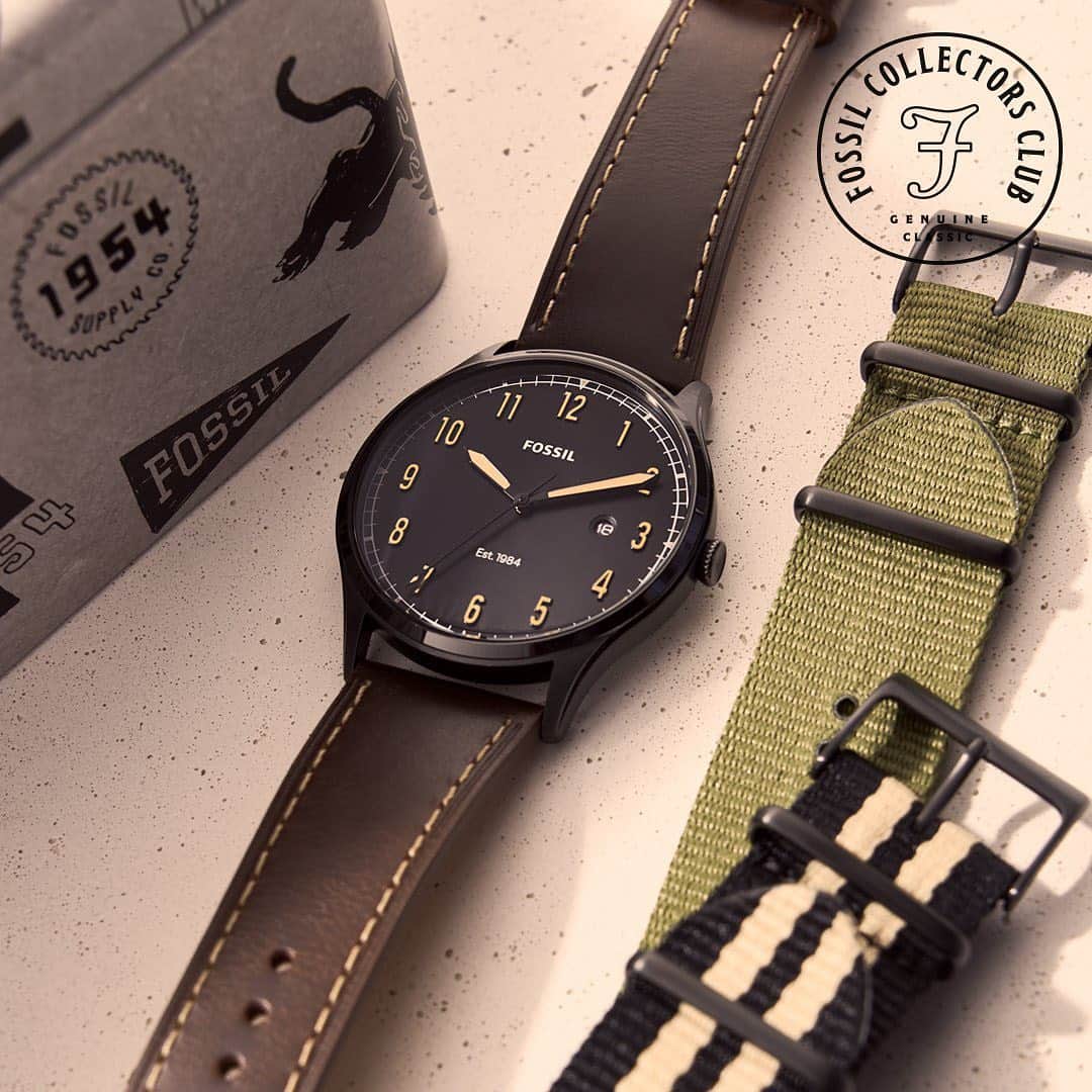 fossilさんのインスタグラム写真 - (fossilInstagram)「Tune in every first Wednesday of the month for the first look at our #FossilCollectorsClub launches. Styles available to shop now! . . This month: Georgia 35 Watch, Forester Watch, Carlie Watch, Defender Watch, Lauren Satchels, and the Lineage Messenger Bag.」9月5日 0時35分 - fossil