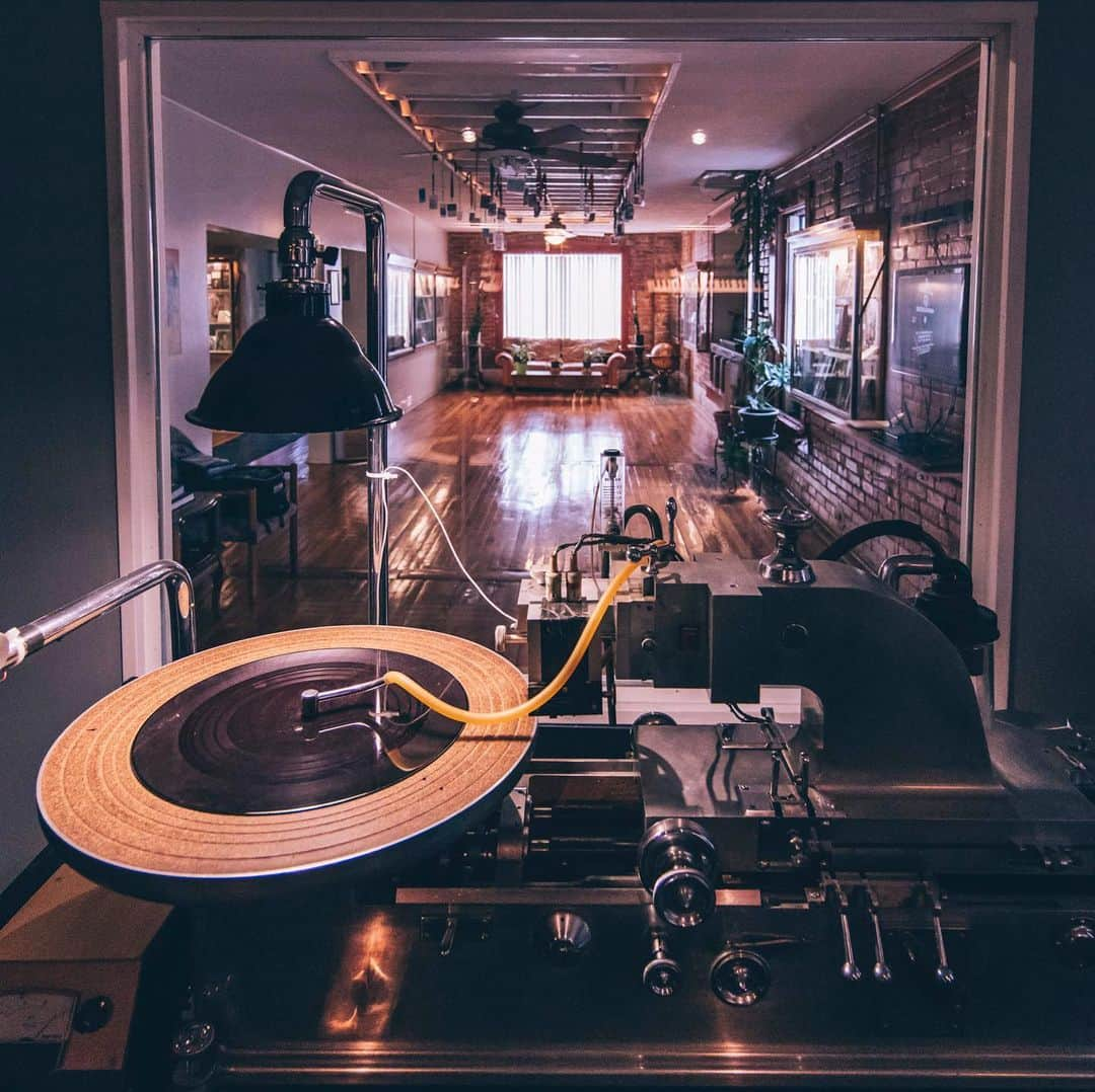 Red Bull Music Academyさんのインスタグラム写真 - (Red Bull Music AcademyInstagram)「Inside Submerge ⠀⠀⠀⠀⠀⠀⠀⠀⠀ Check out the vinyl lacquer lathe housed inside Submerge, the Detroit headquarters of @undergroundresistance313. ⠀⠀⠀⠀⠀⠀⠀⠀⠀ #UndergroundResistance #Detroit #RBMA ⠀⠀⠀⠀⠀⠀⠀⠀⠀ 📷: @camera_jesus」9月5日 0時53分 - rbma