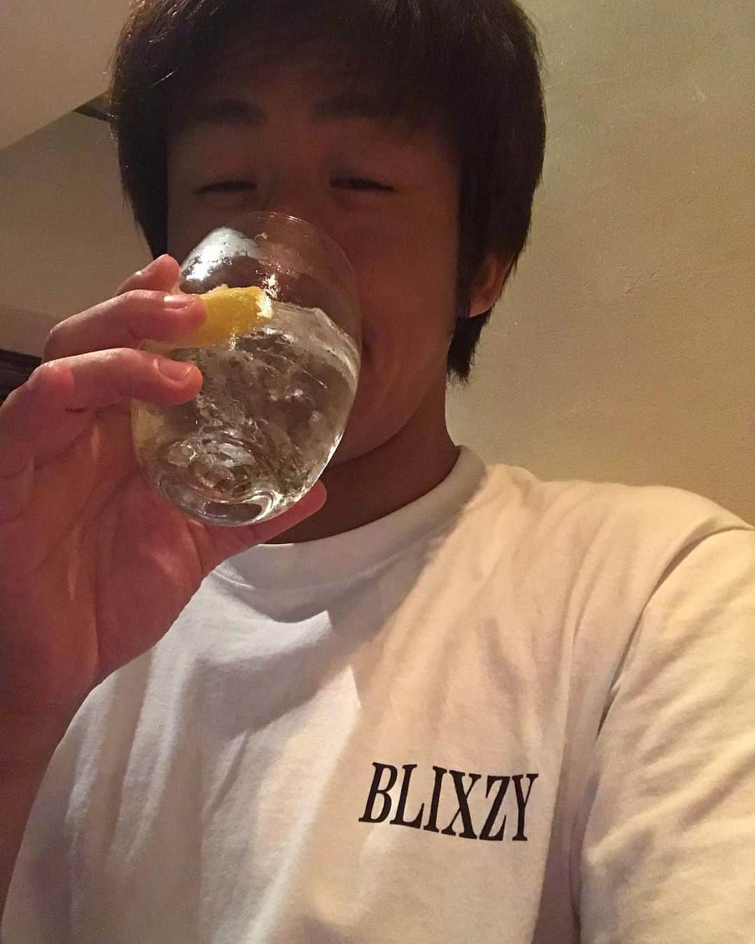 菊地浩輔さんのインスタグラム写真 - (菊地浩輔Instagram)「BARで洒落飲み イシバシハザマのハザンが開いたBAR 雰囲気いいし、お酒美味い。 すんばらしいお店。 皆様、ご贔屓に。  #赤羽橋 #BAR #イシバシハザマ #alcohol #drink #BAR #entertainment」9月5日 0時55分 - okikusaaan