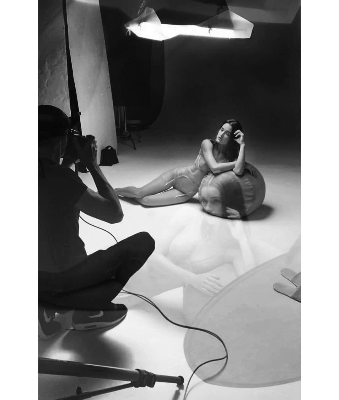 ケイト・ハリソンのインスタグラム：「Double exposed. w @mylalondon #bts」